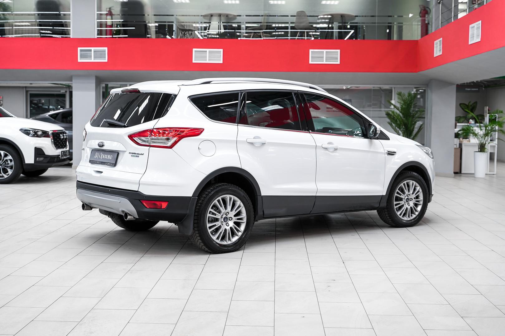 Ford Kuga 2015, белый, ДЦ Орехово