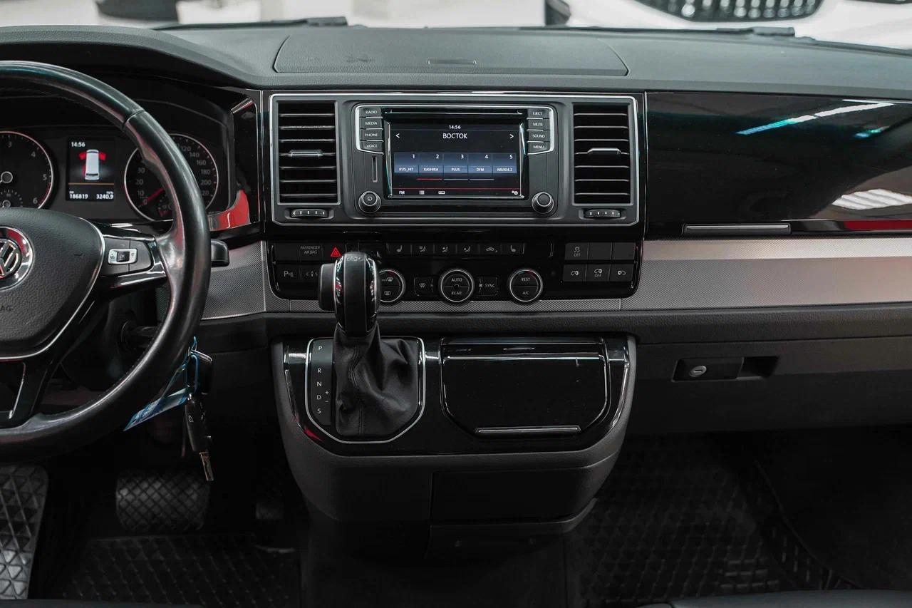 Volkswagen Multivan 2017, коричневый, ДЦ Орехово