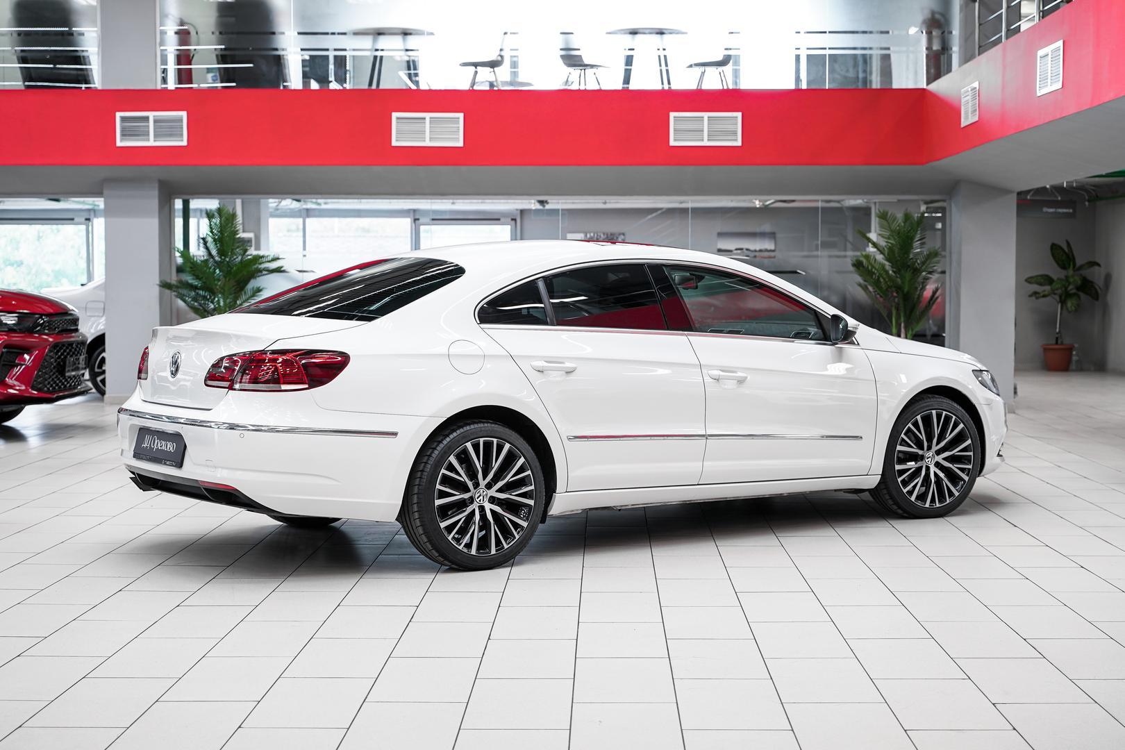 Volkswagen Passat CC 2012, белый, ДЦ Орехово