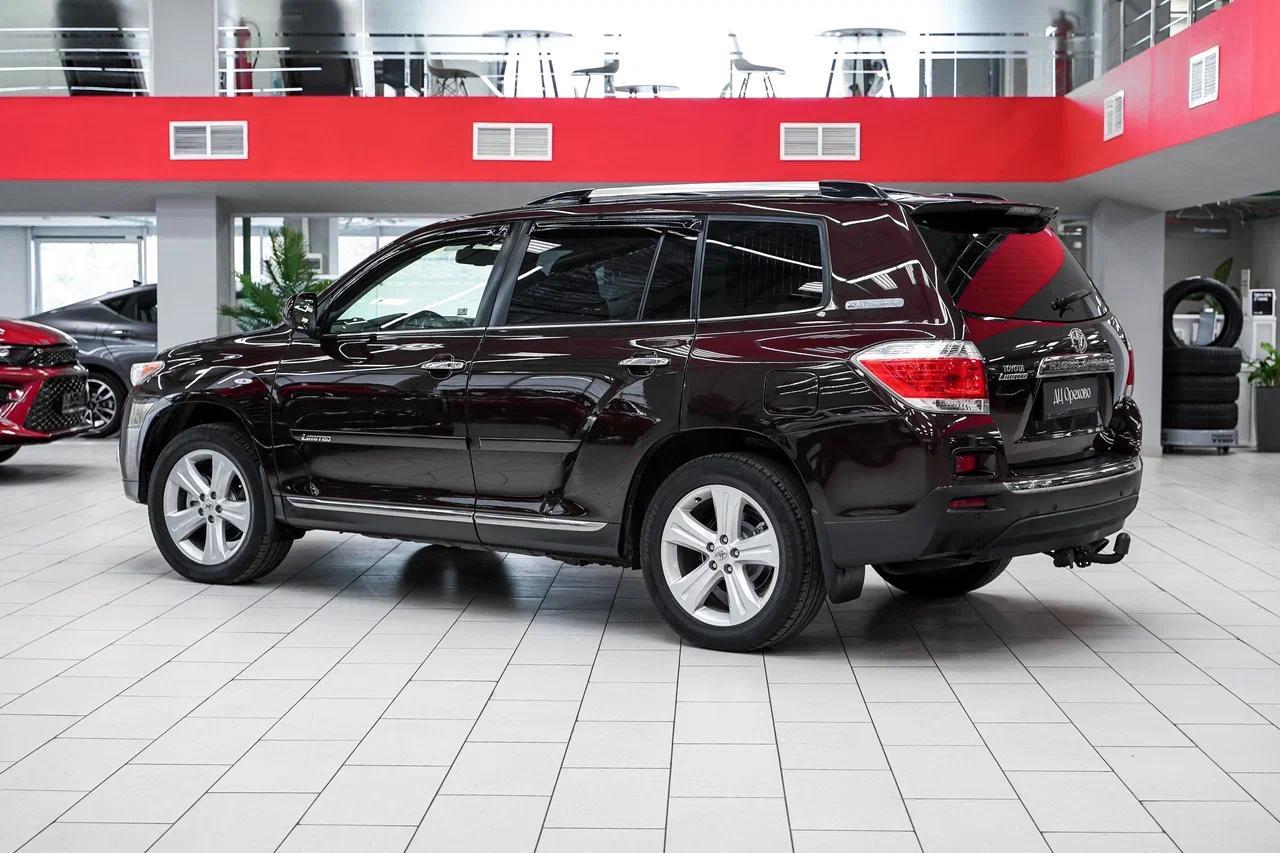 Toyota Highlander 2013, пурпурный, ДЦ Орехово