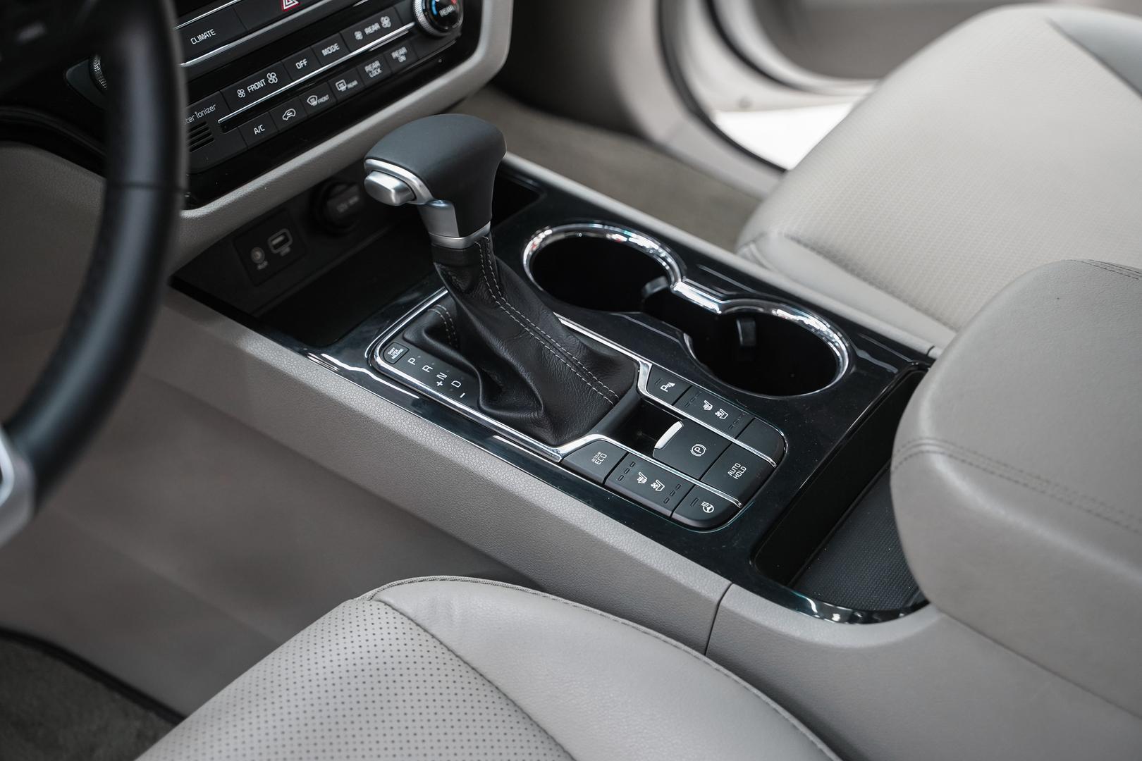 Kia Carnival 2019, белый, ДЦ Орехово