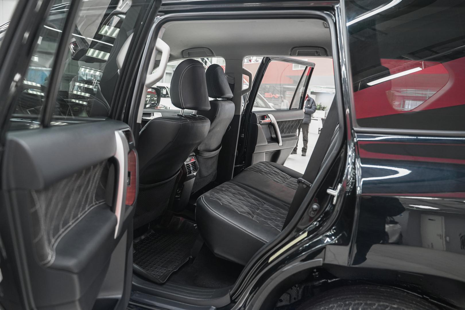Toyota Land Cruiser Prado 2015, черный, ДЦ Орехово