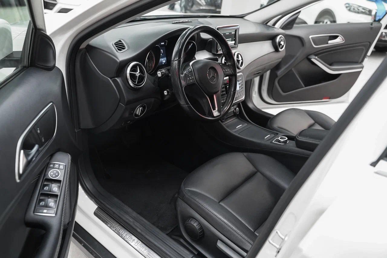 Mercedes-Benz GLA 2014, белый, ДЦ Орехово