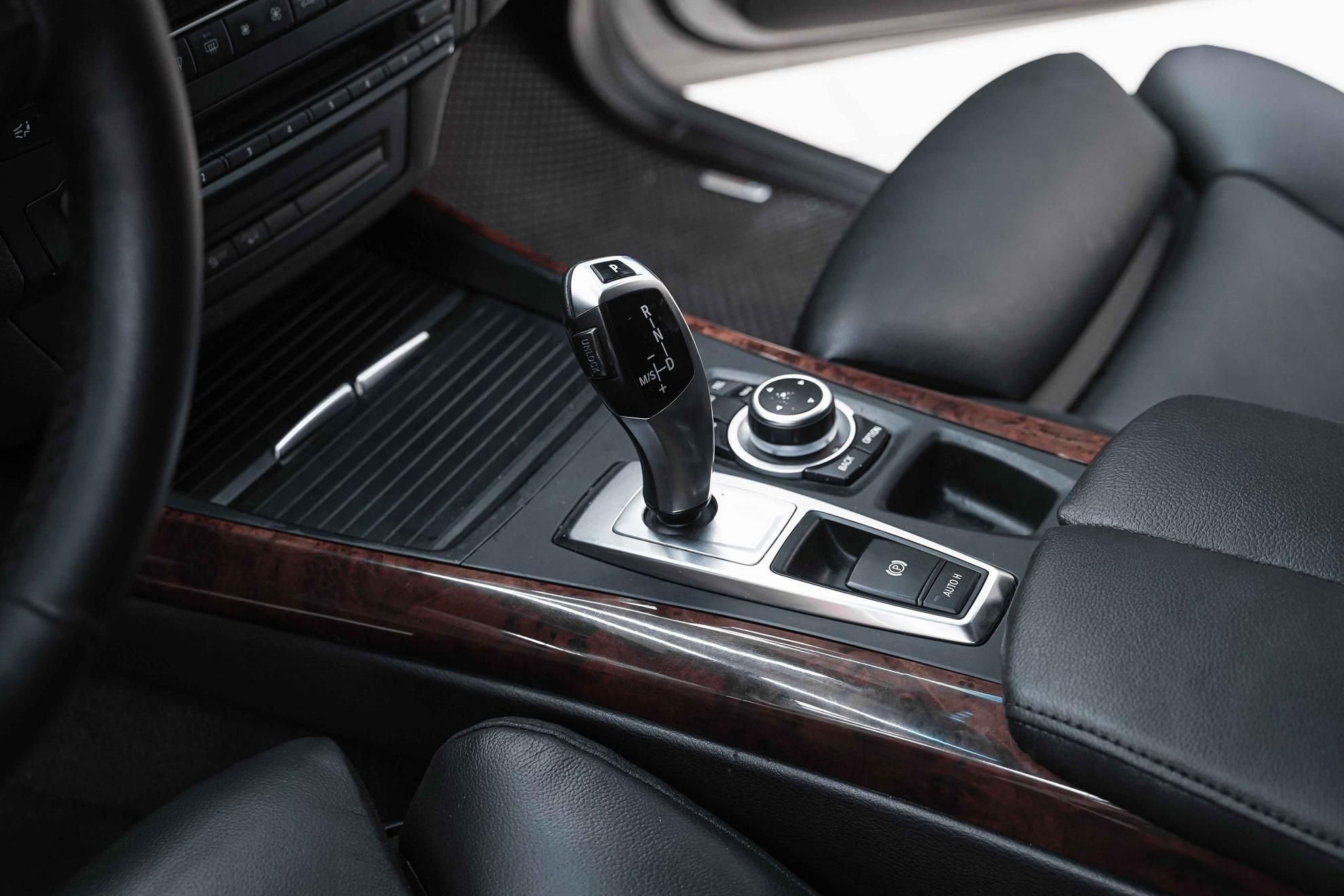 BMW X5 2011, белый, ДЦ Орехово