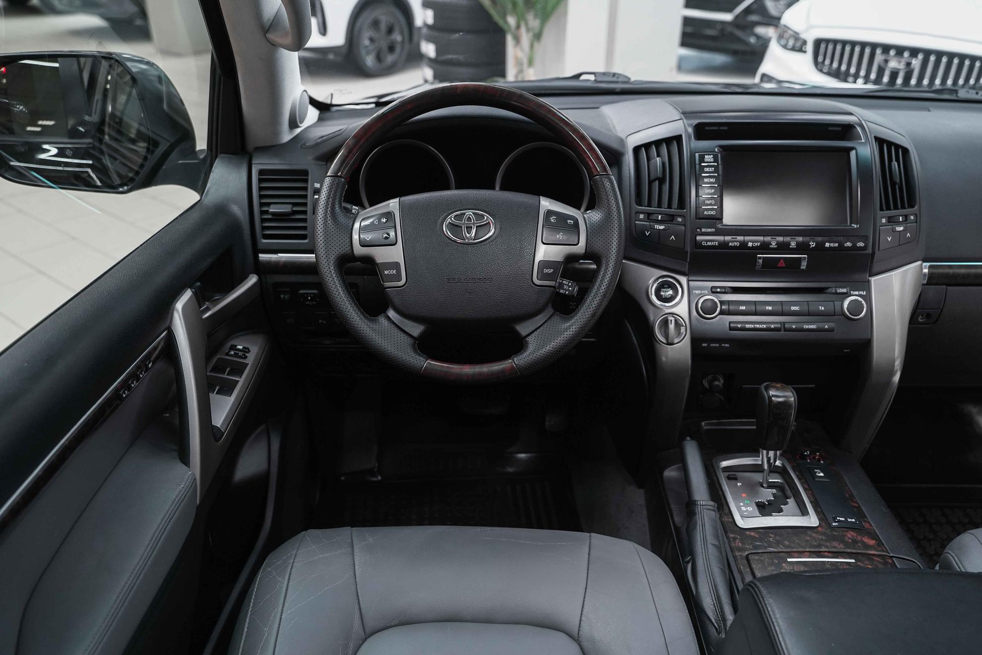 Toyota Land Cruiser 2008, черный, ДЦ Орехово