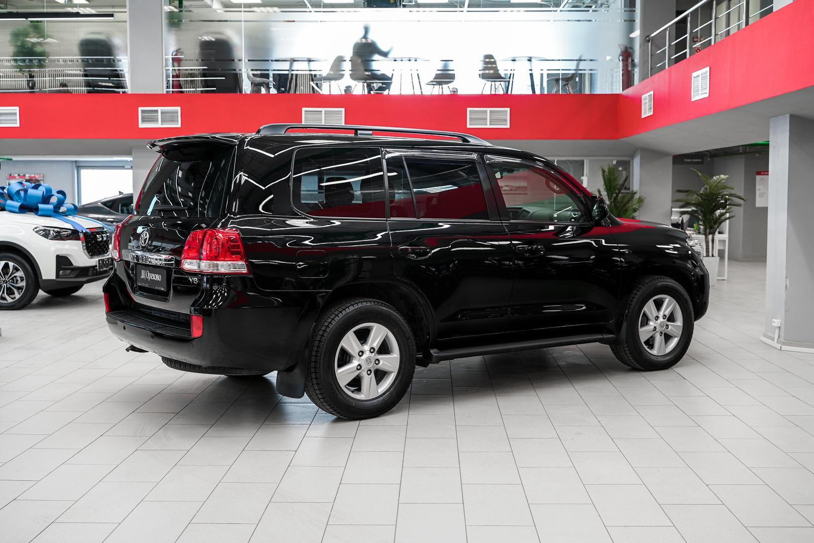 Toyota Land Cruiser 2011, черный, ДЦ Орехово
