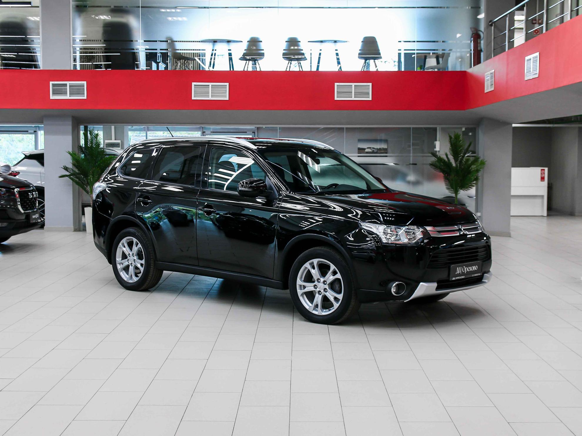 Mitsubishi Outlander 2014, черный, ДЦ Орехово