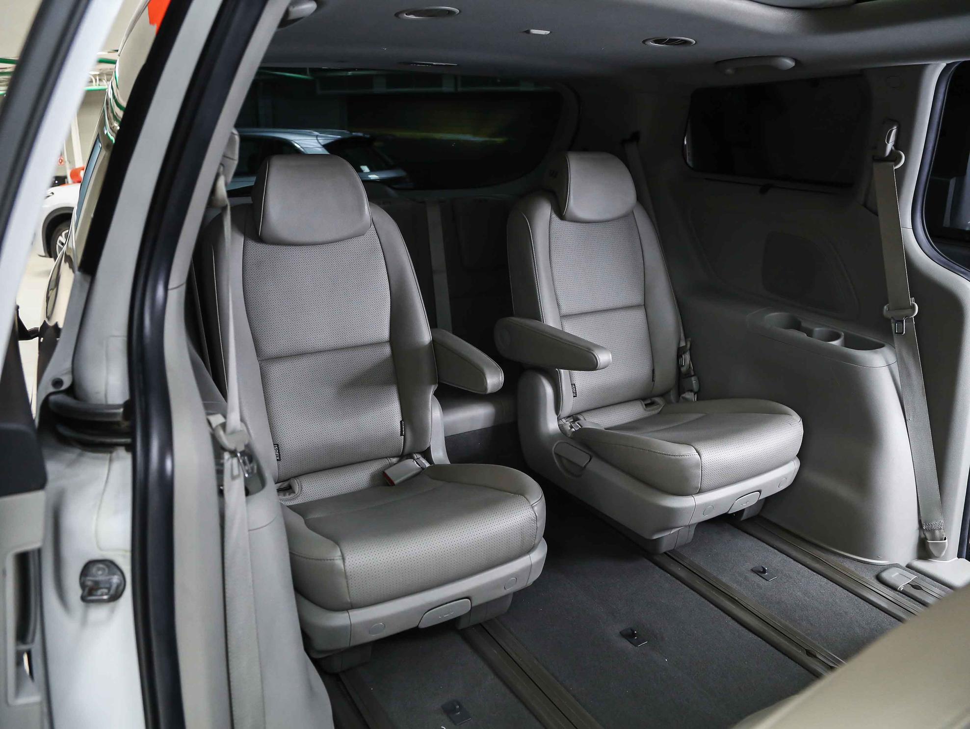 Kia Carnival 2019, белый, ДЦ Орехово
