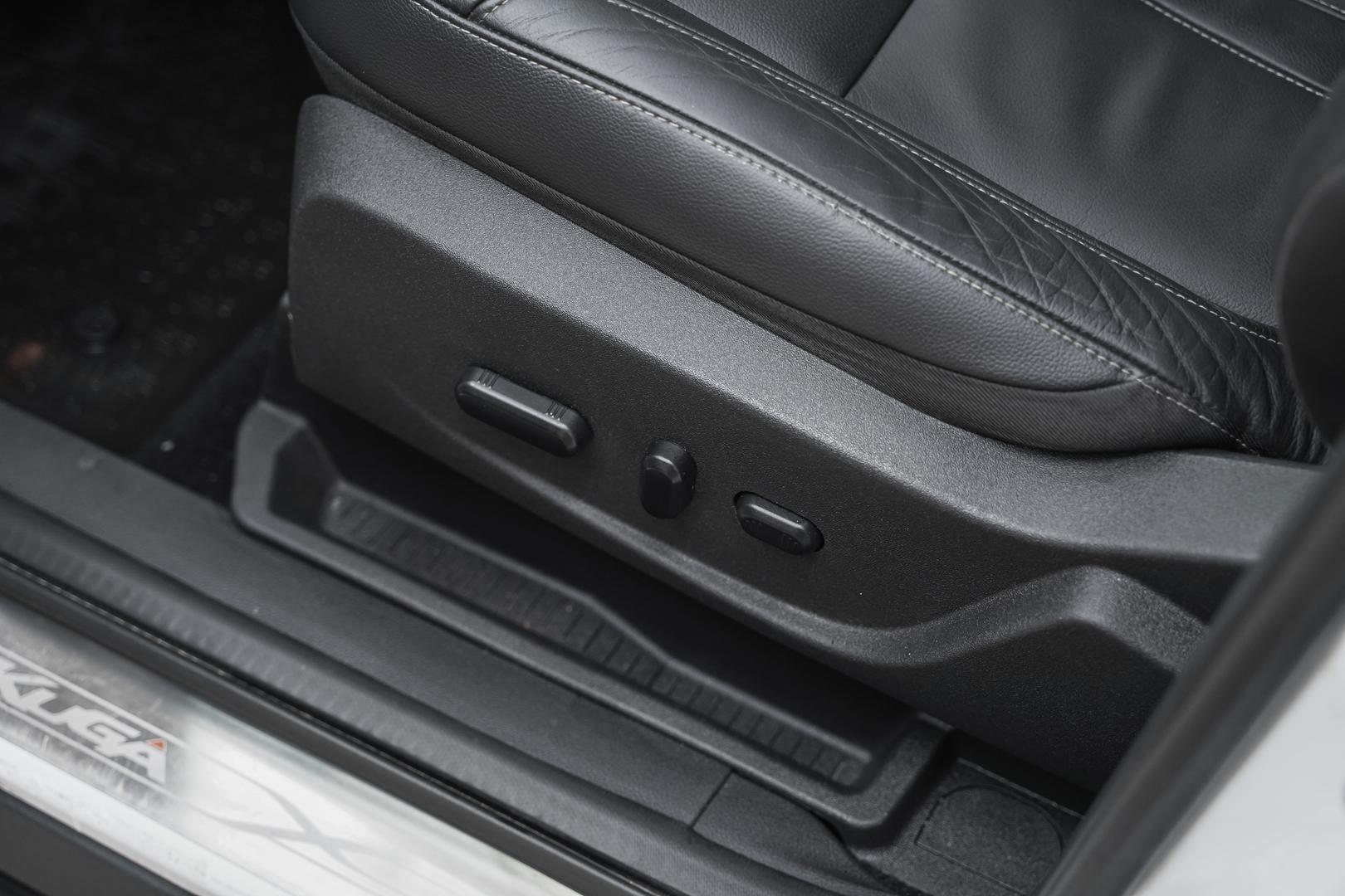 Ford Kuga 2013, белый, ДЦ Орехово