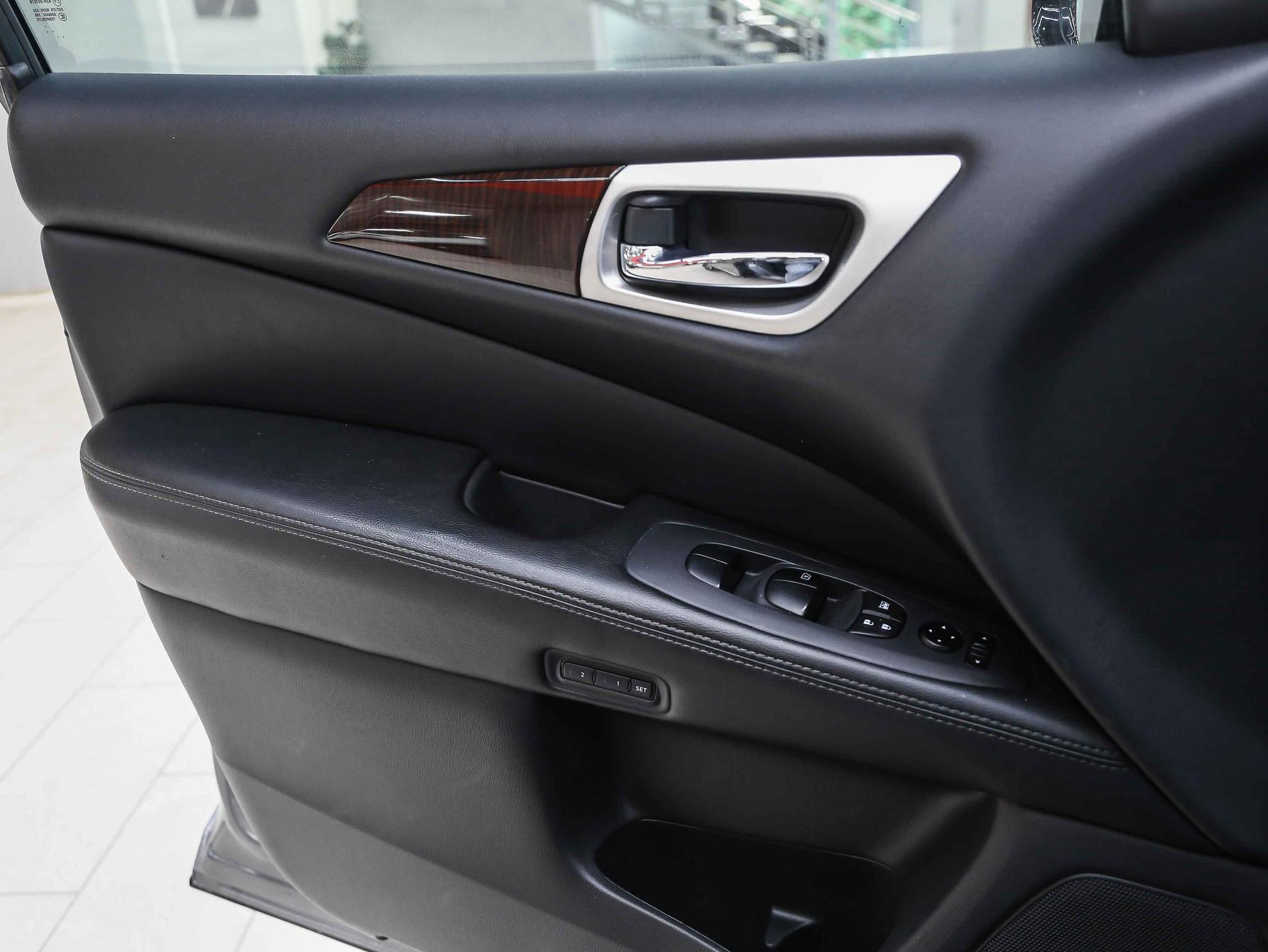 Nissan Pathfinder 2014, серый, ДЦ Орехово