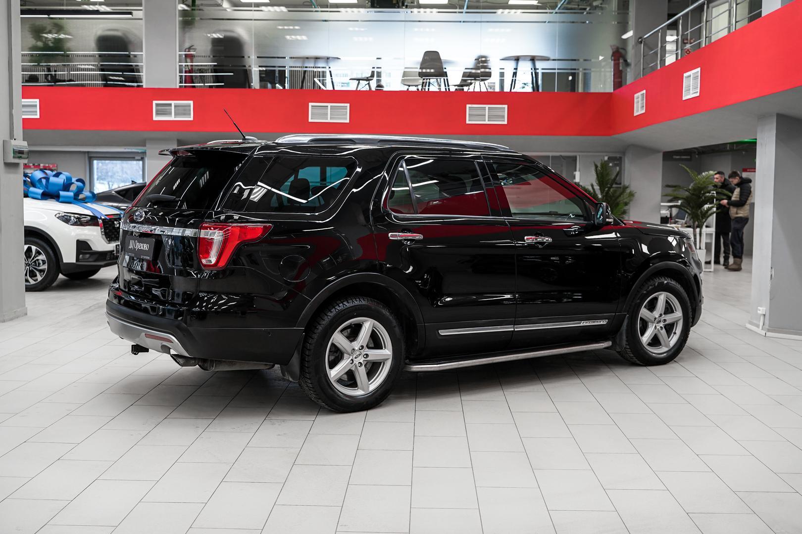 Ford Explorer 2016, черный, ДЦ Орехово