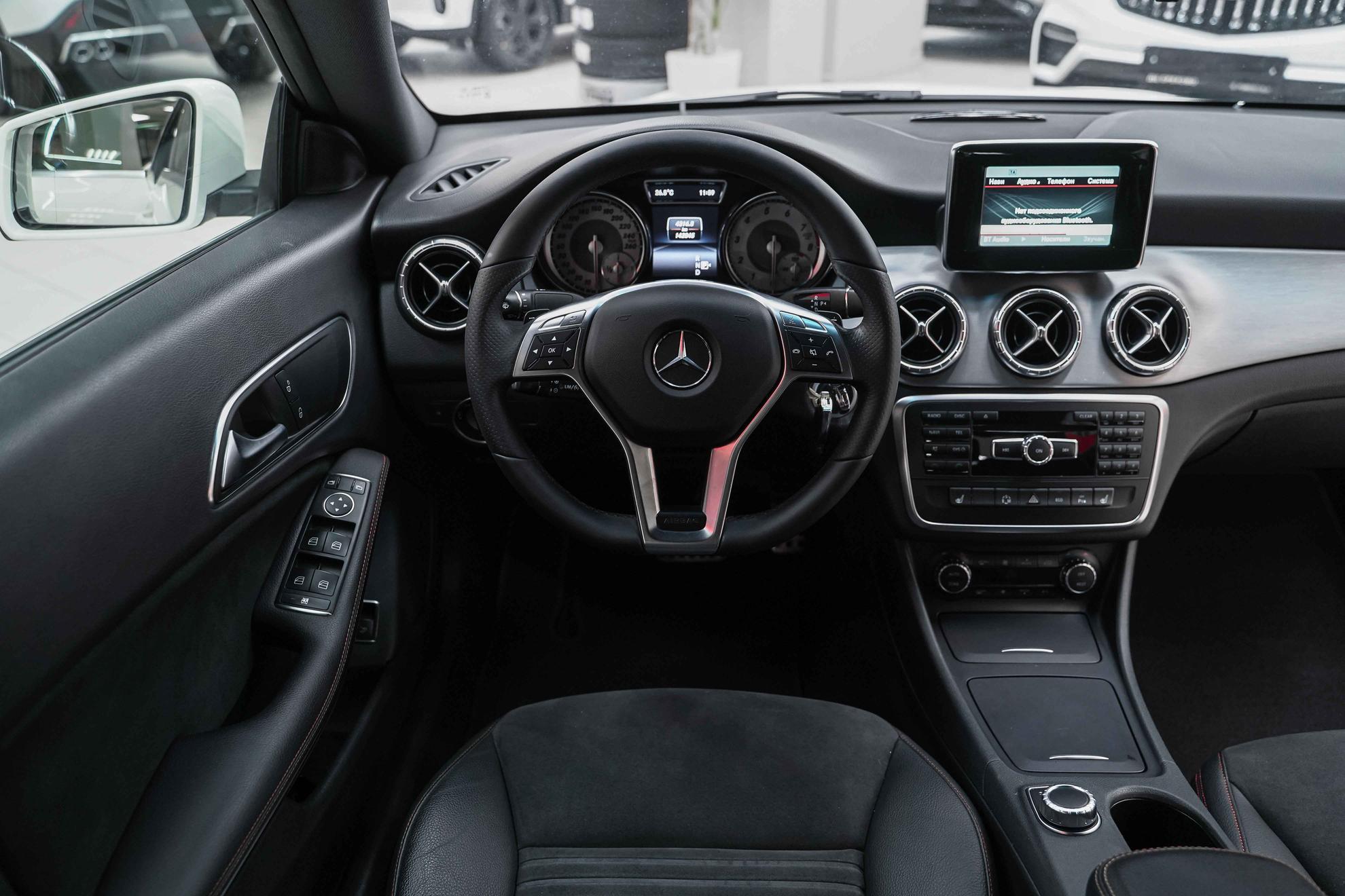 Mercedes-Benz CLA 2014, белый, ДЦ Орехово