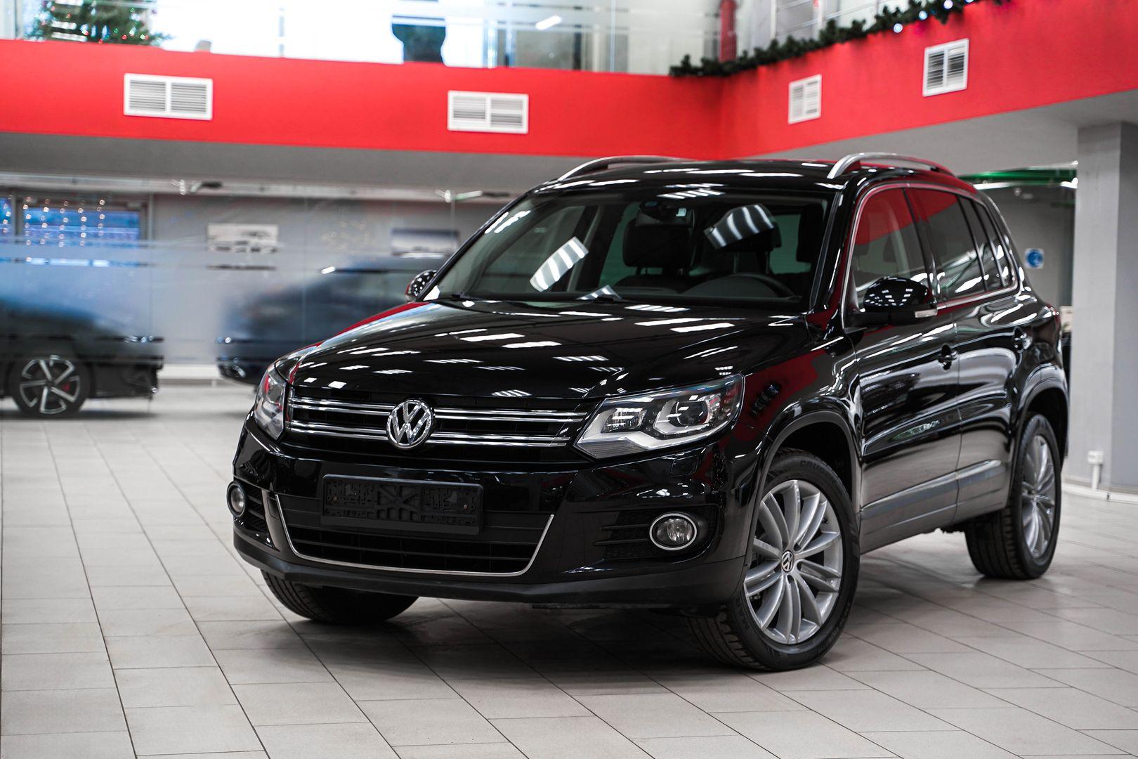 Volkswagen Tiguan 2012, черный, ДЦ Орехово