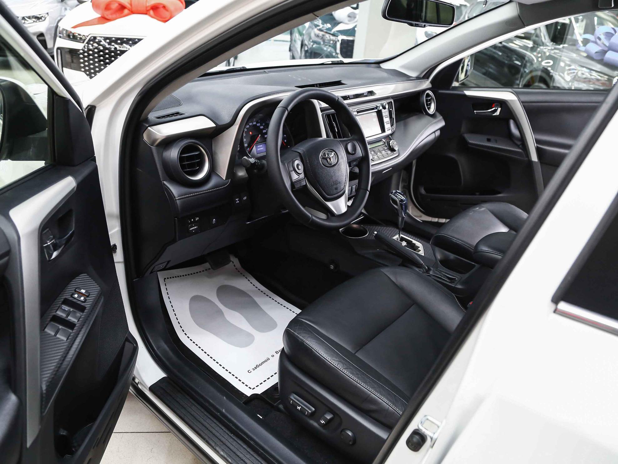 Toyota RAV4 2013, белый, ДЦ Орехово