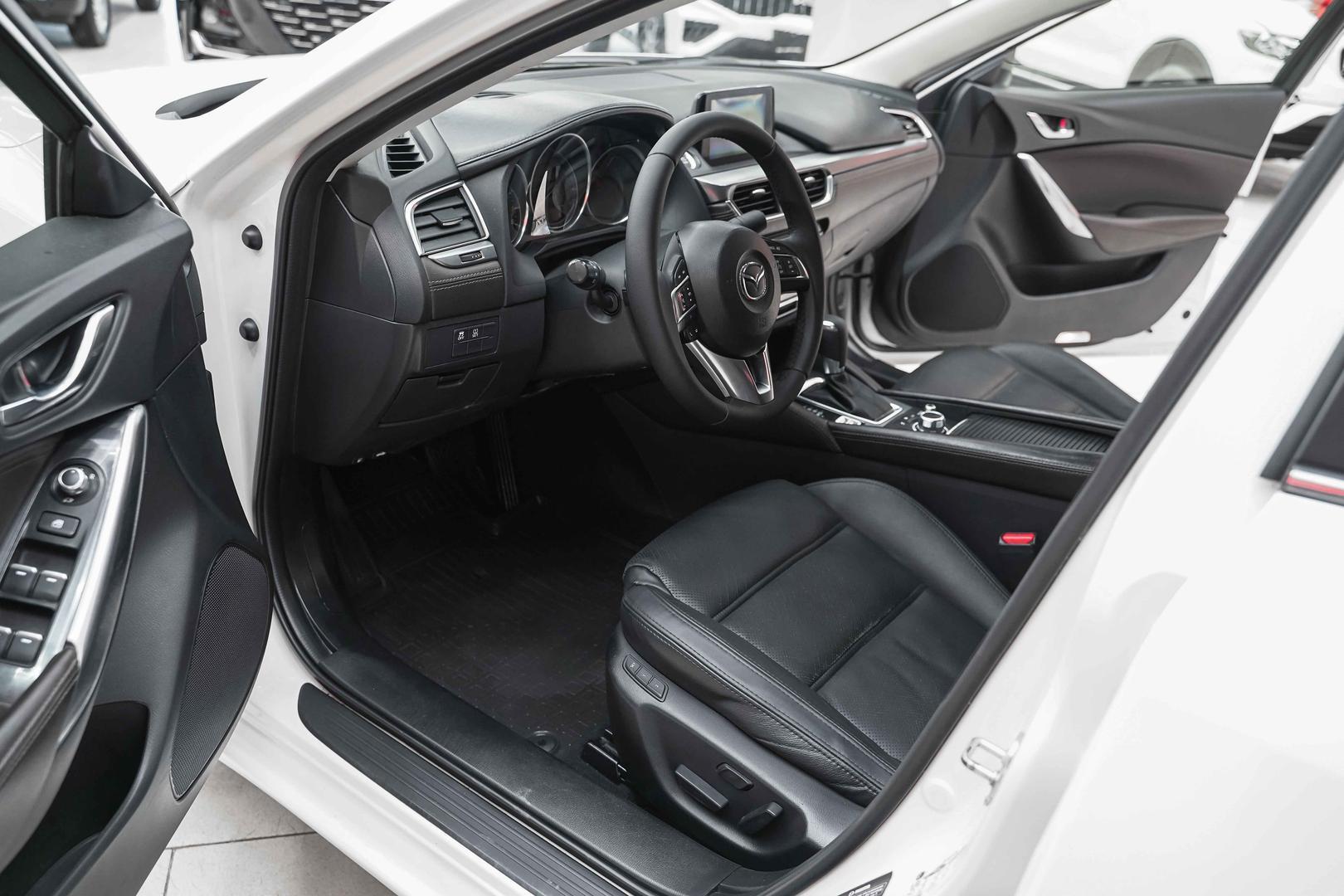 Mazda 6 2015, белый, ДЦ Орехово