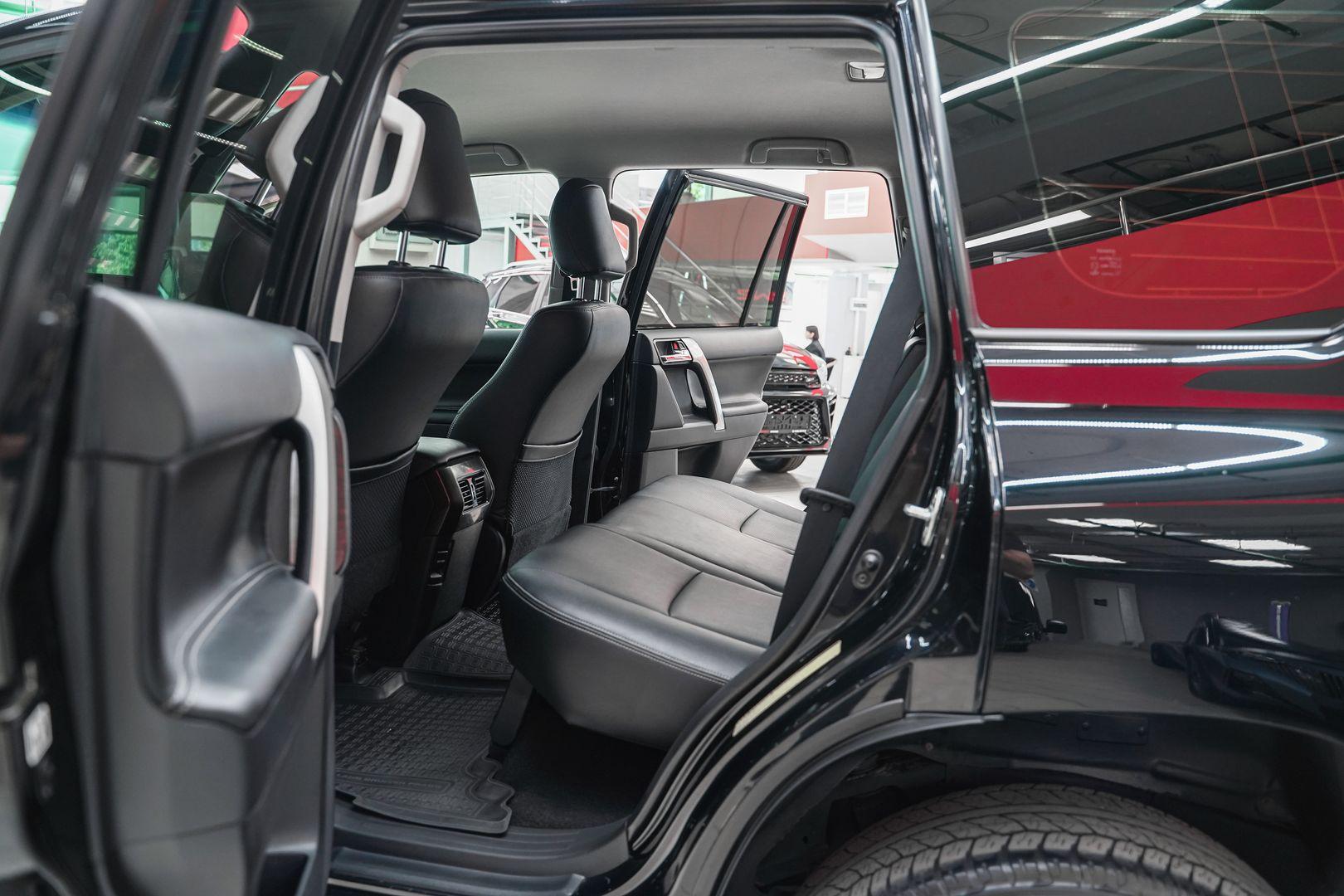 Toyota Land Cruiser Prado 2014, черный, ДЦ Орехово
