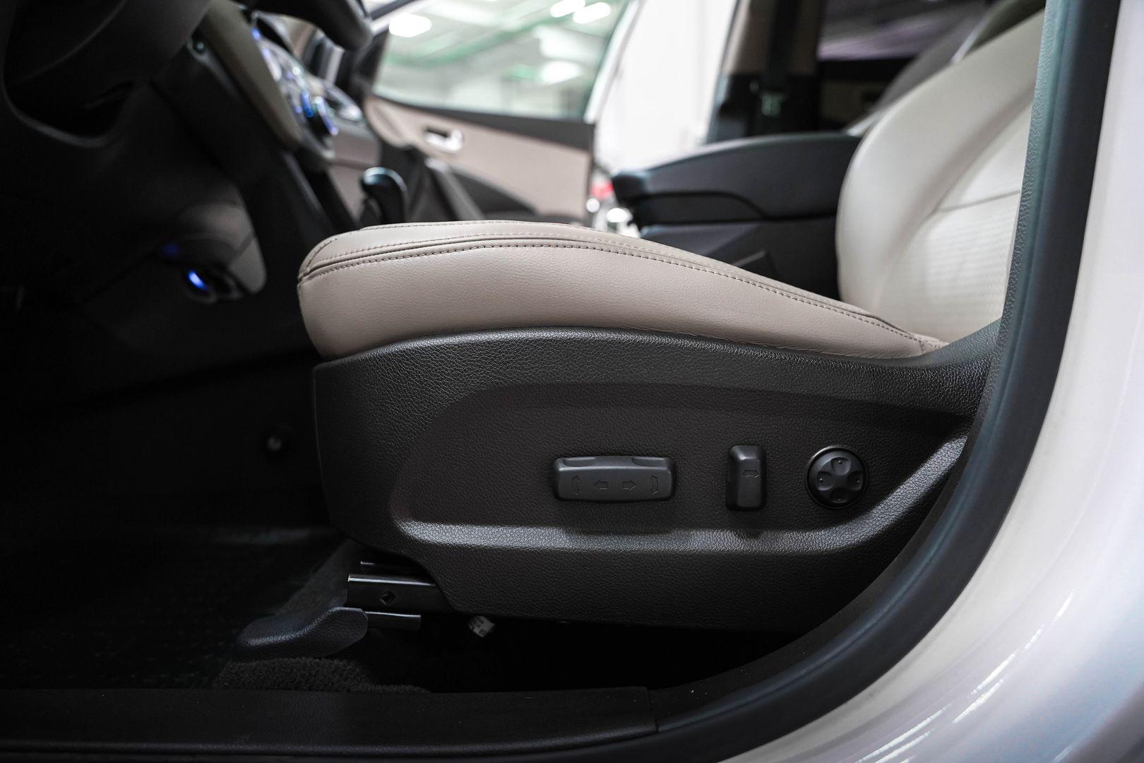 Hyundai Santa Fe 2013, белый, ДЦ Орехово