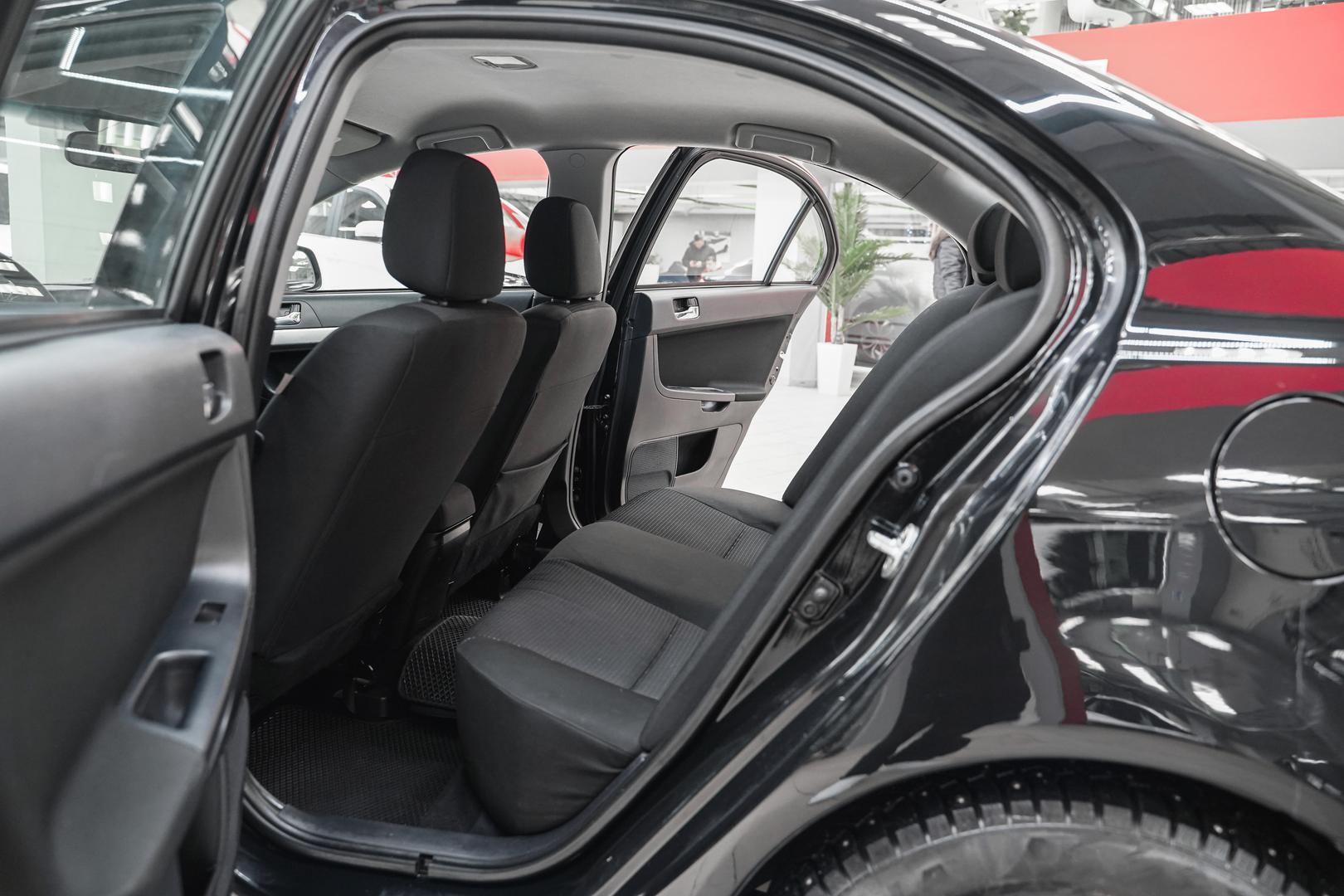 Mitsubishi Lancer 2010, черный, ДЦ Орехово