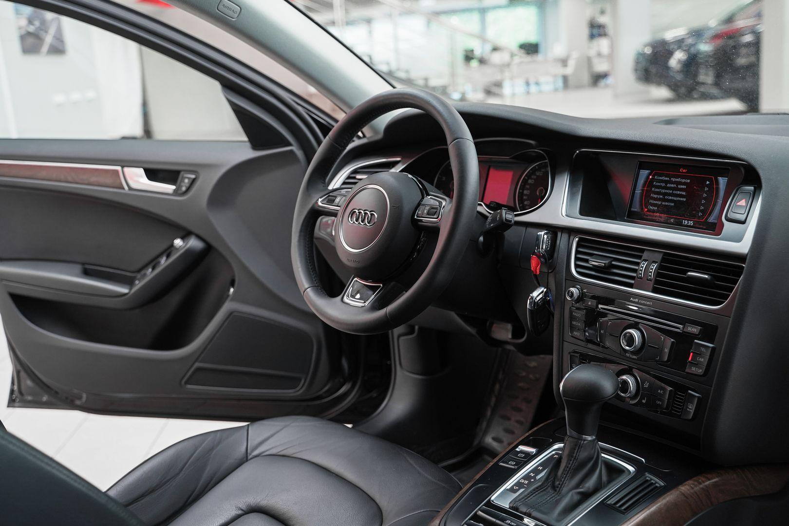 Audi A4 2014, черный, ДЦ Орехово