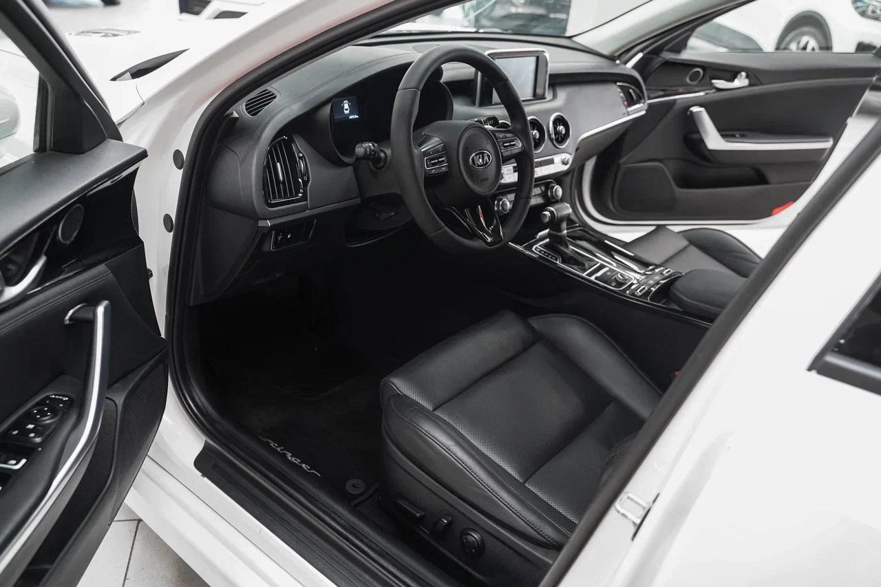 Kia Stinger 2018, белый, ДЦ Орехово