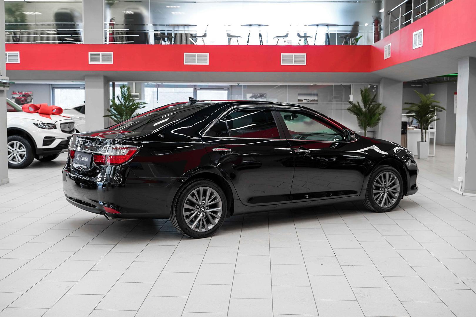 Toyota Camry 2017, черный, ДЦ Орехово