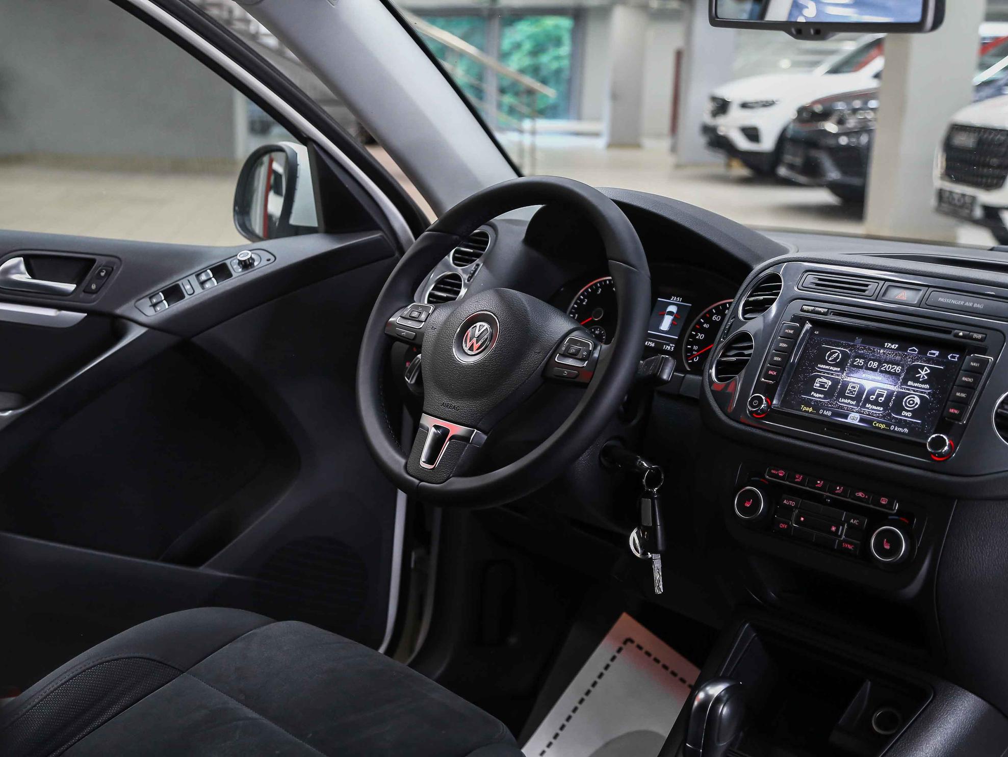 Volkswagen Tiguan 2013, белый, ДЦ Орехово