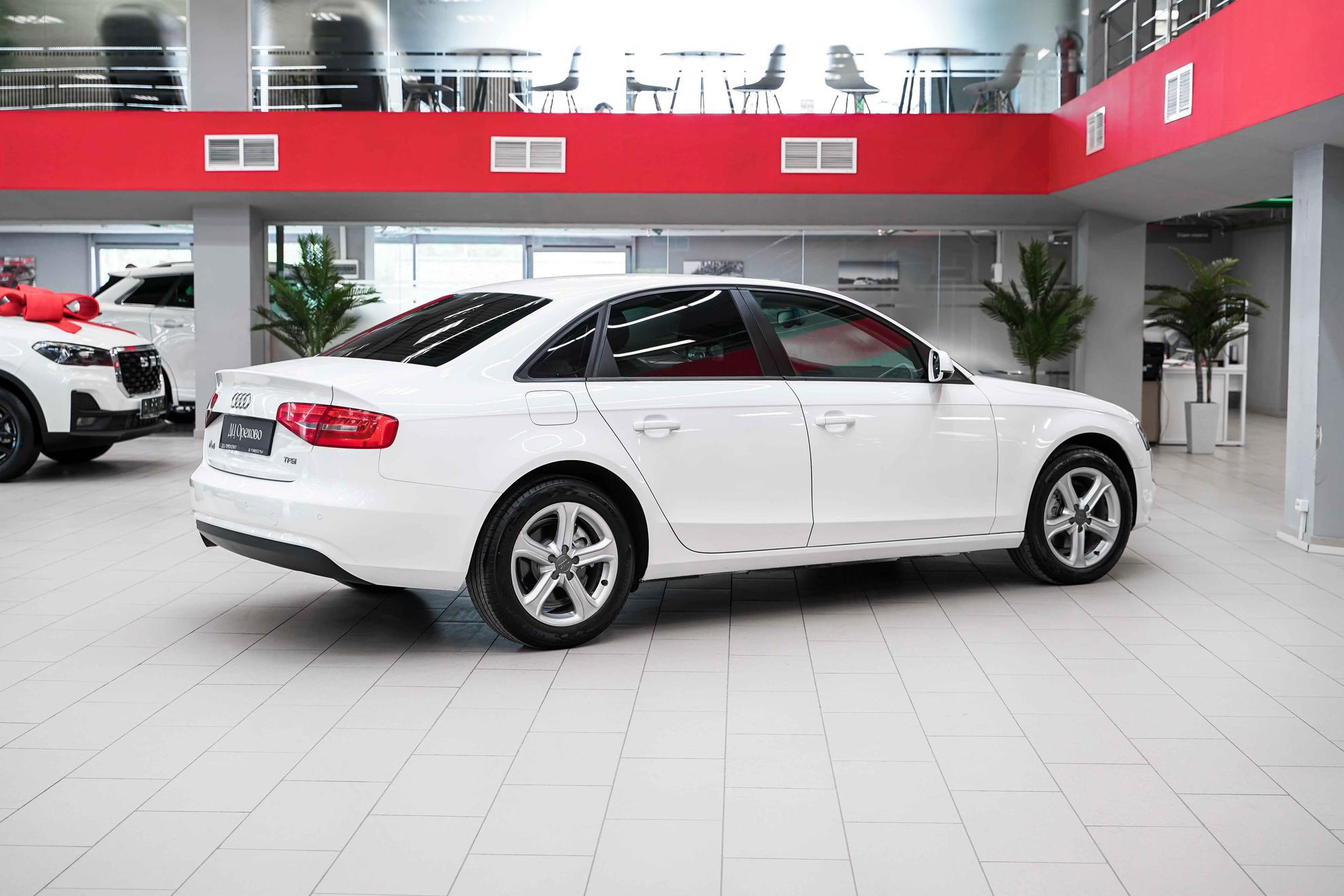 Audi A4 2013, белый, ДЦ Орехово