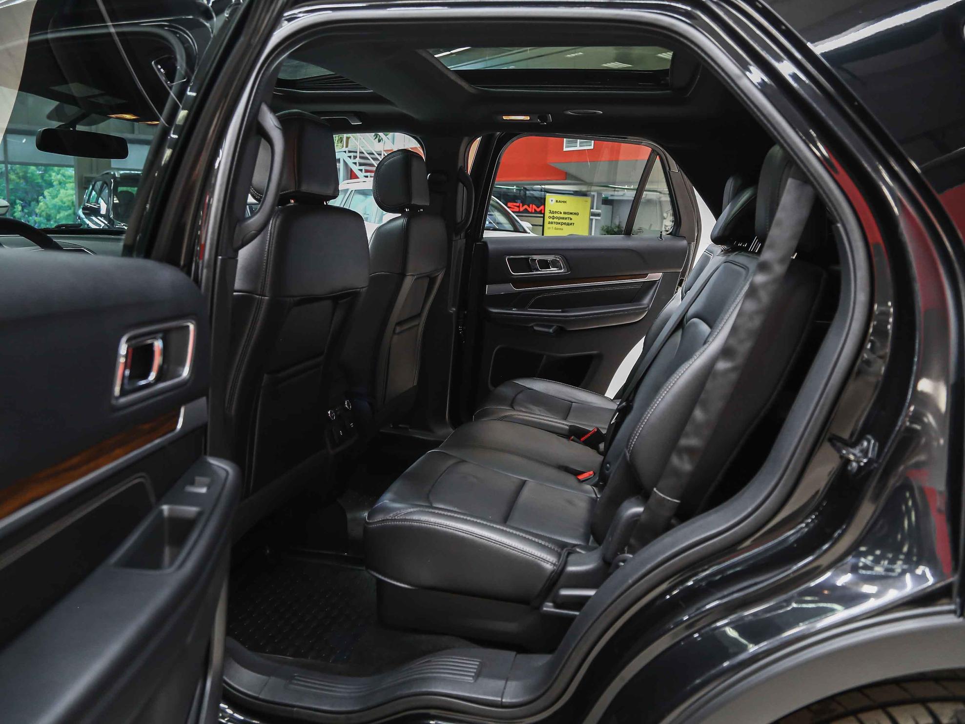 Ford Explorer 2016, черный, ДЦ Орехово