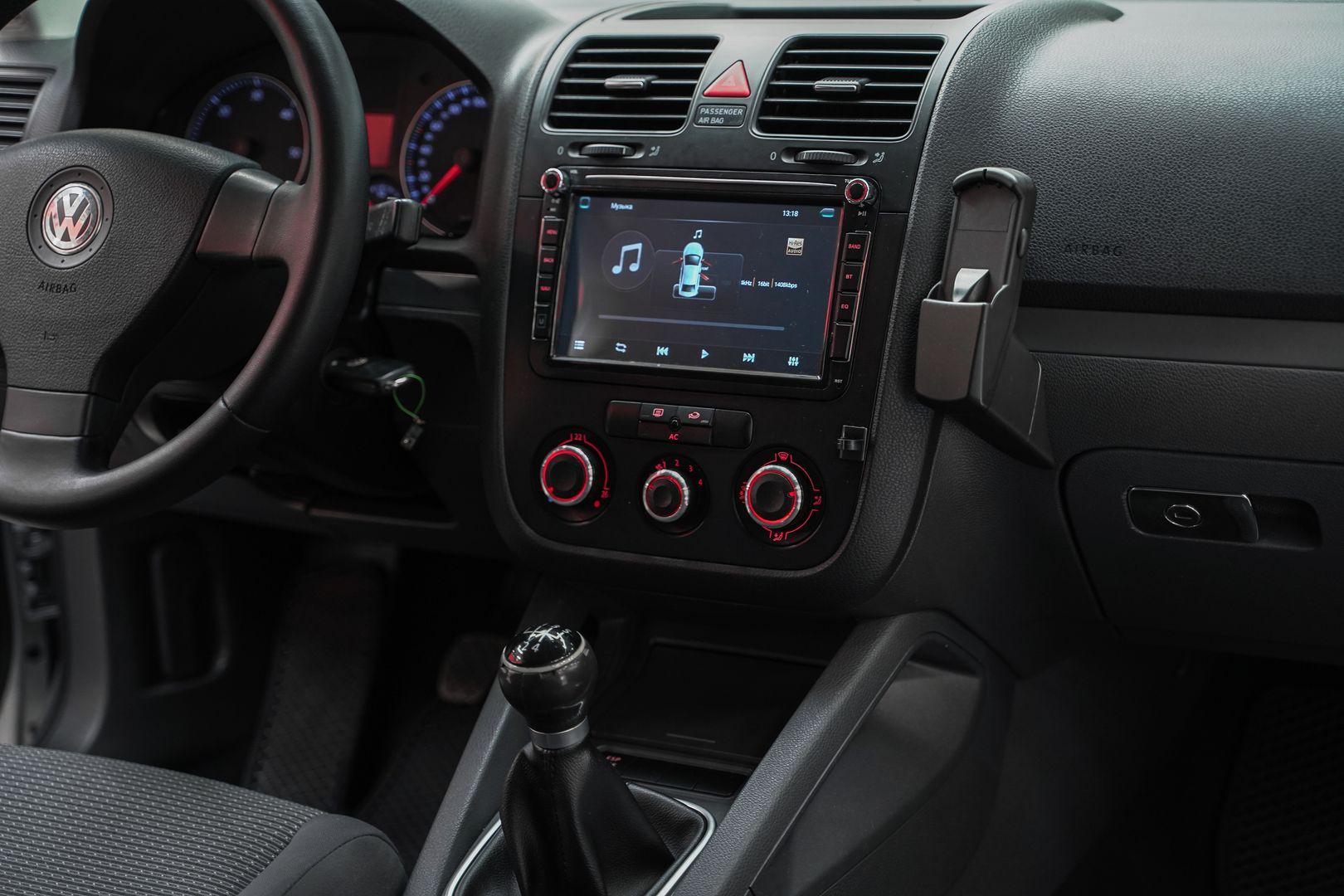 Volkswagen Golf 2009, серебряный, ДЦ Орехово