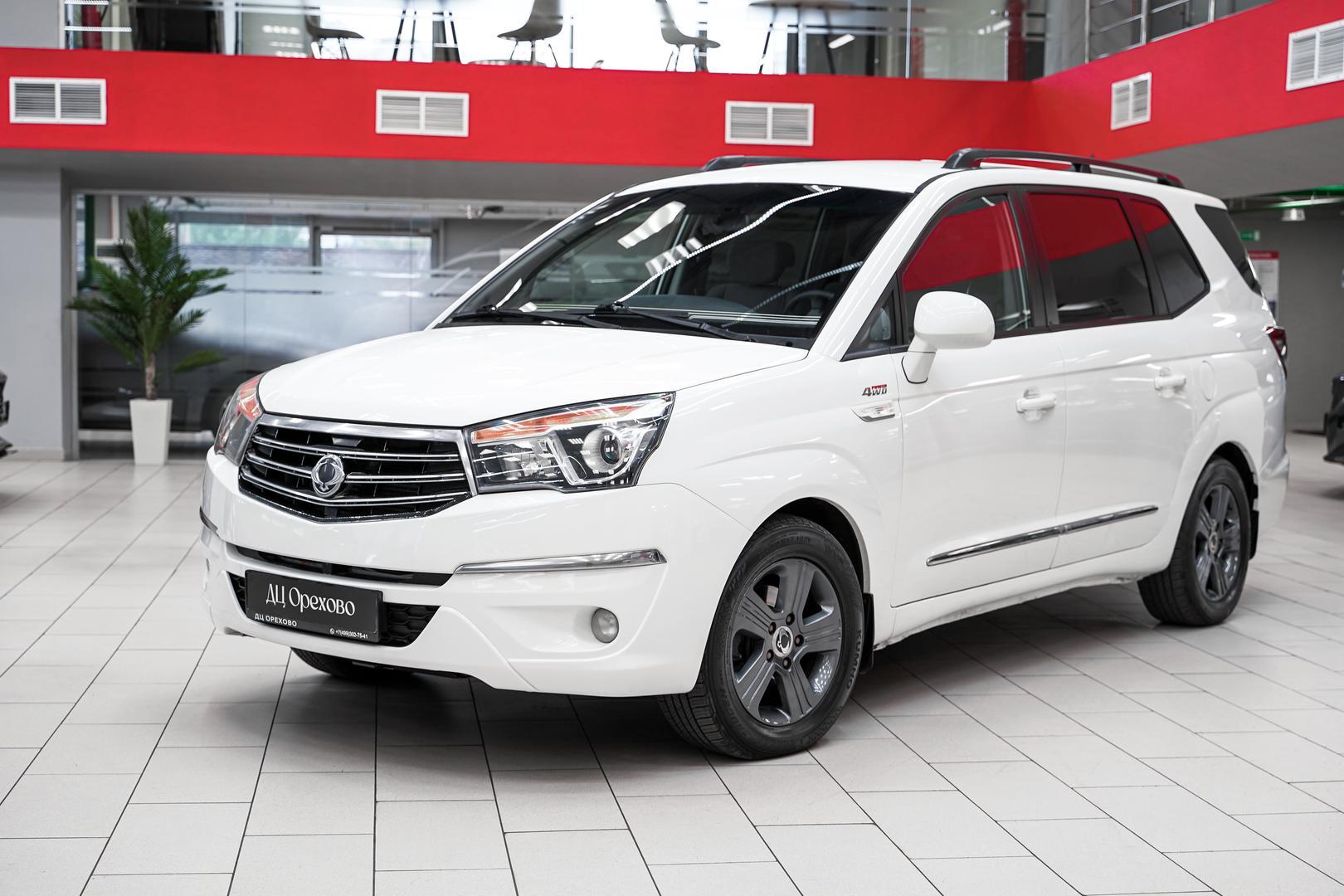SsangYong Stavic 2014, белый, ДЦ Орехово