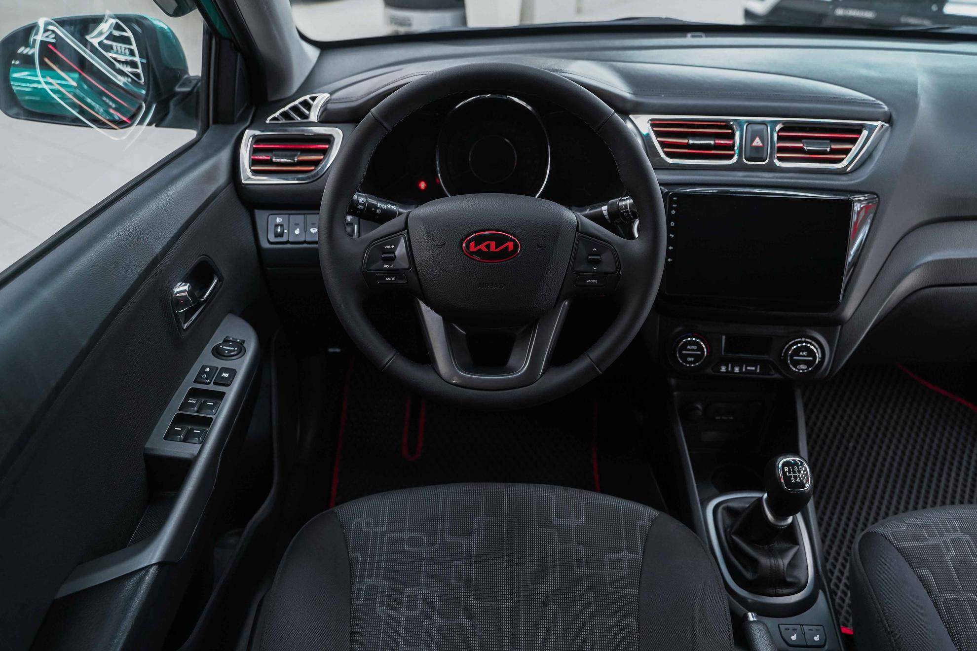 Kia Rio 2014, зеленый, ДЦ Орехово