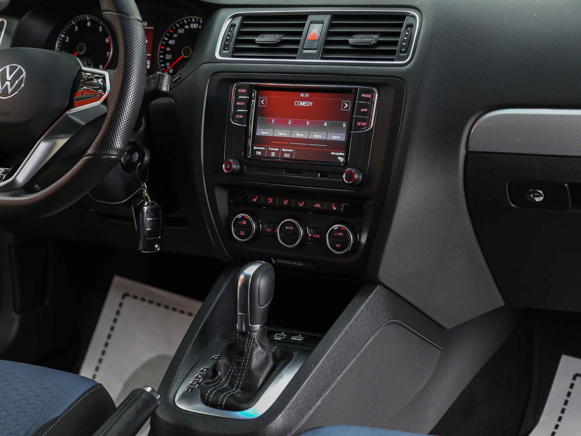Volkswagen Jetta 2013, белый, ДЦ Орехово
