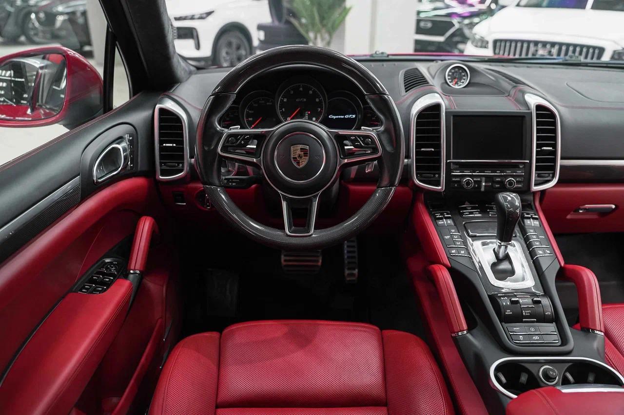 Porsche Cayenne 2016, красный, ДЦ Орехово