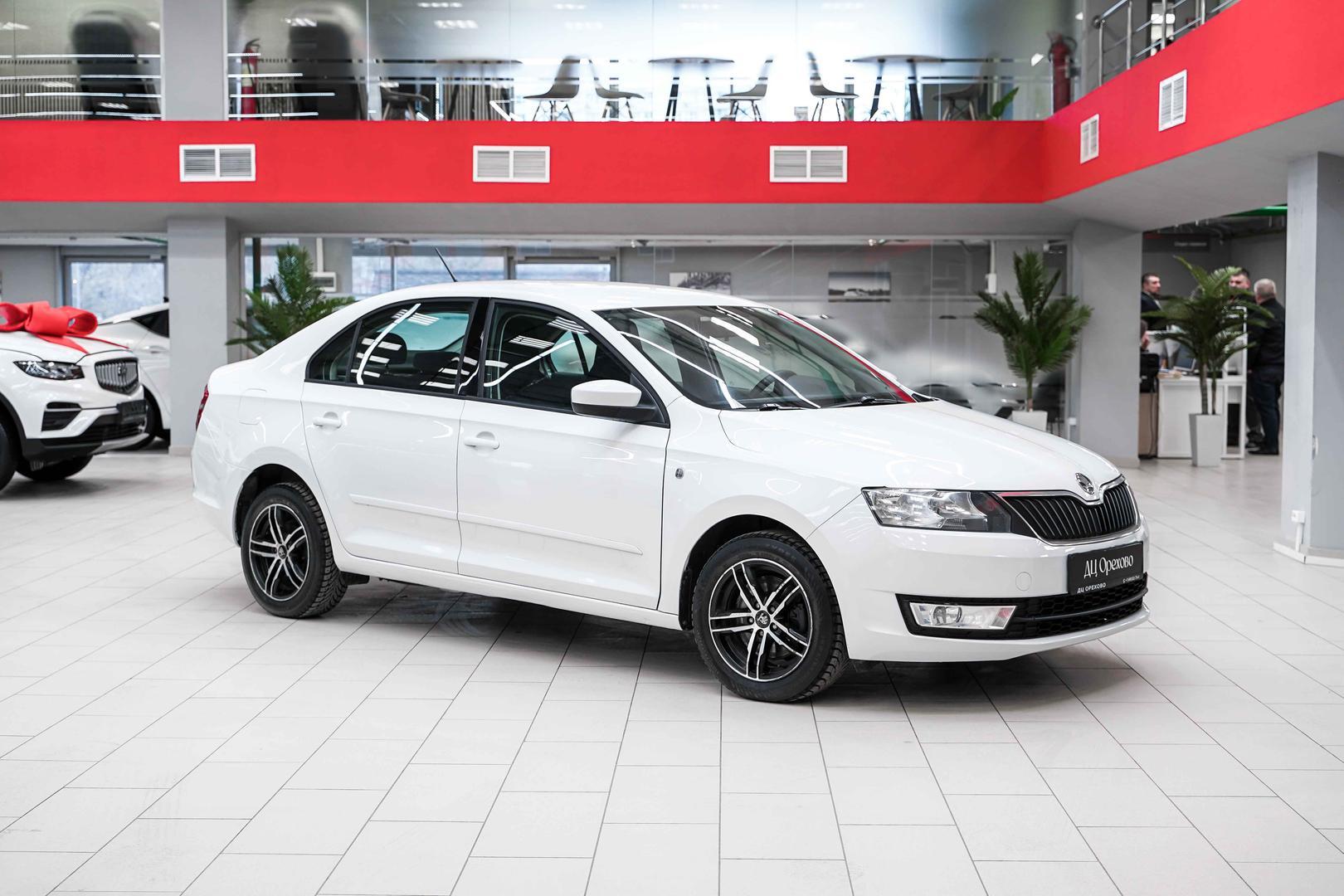 Skoda Rapid 2015, белый, ДЦ Орехово