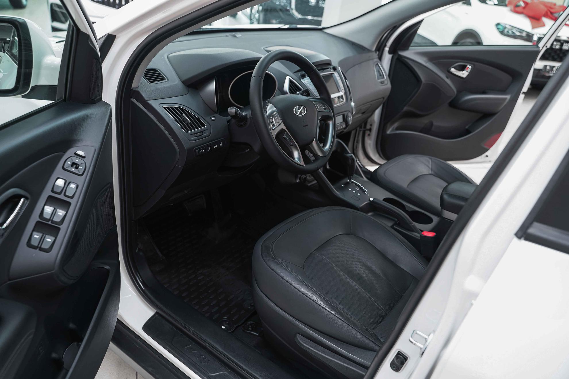 Hyundai ix35 2012, белый, ДЦ Орехово