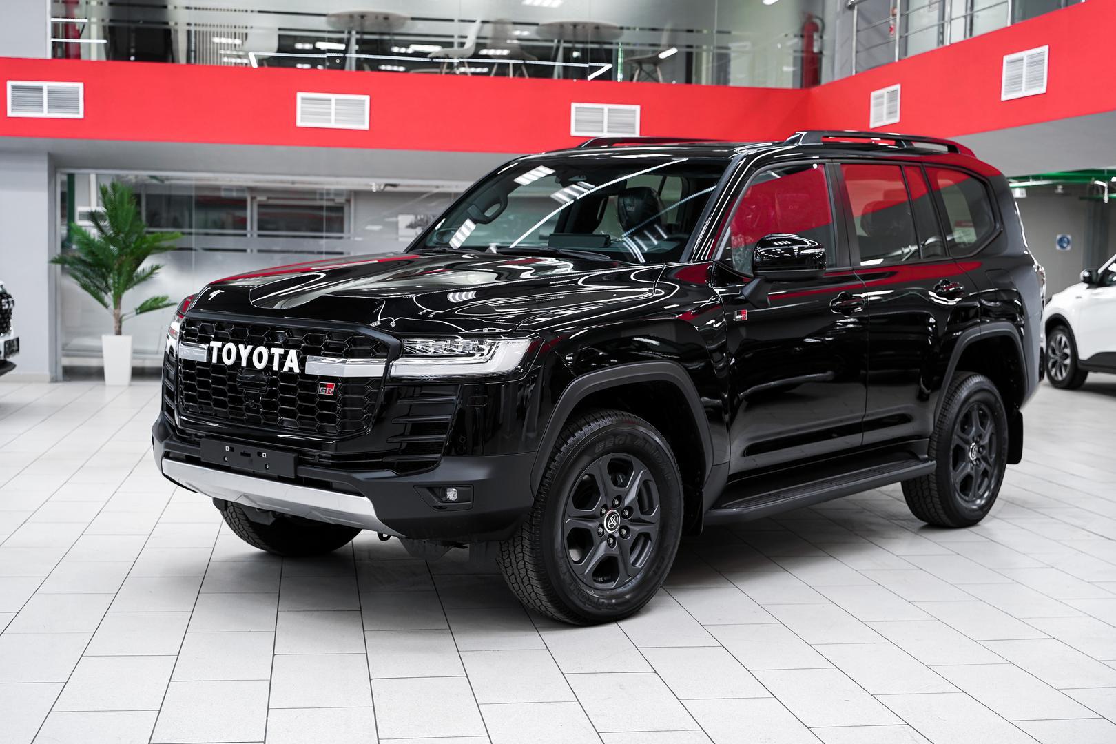 Toyota Land Cruiser 2025, черный, ДЦ Орехово