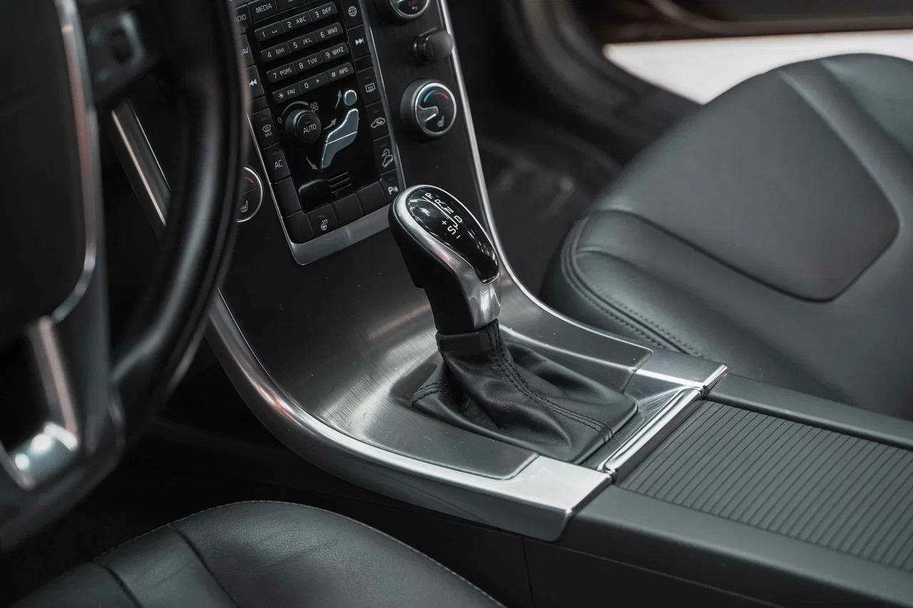 Volvo XC60 2013, коричневый, ДЦ Орехово