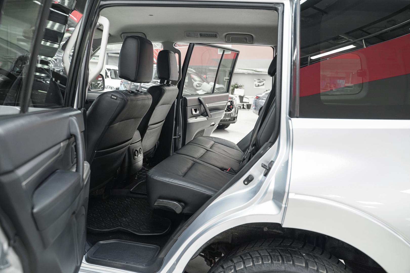 Mitsubishi Pajero 2011, серебряный, ДЦ Орехово