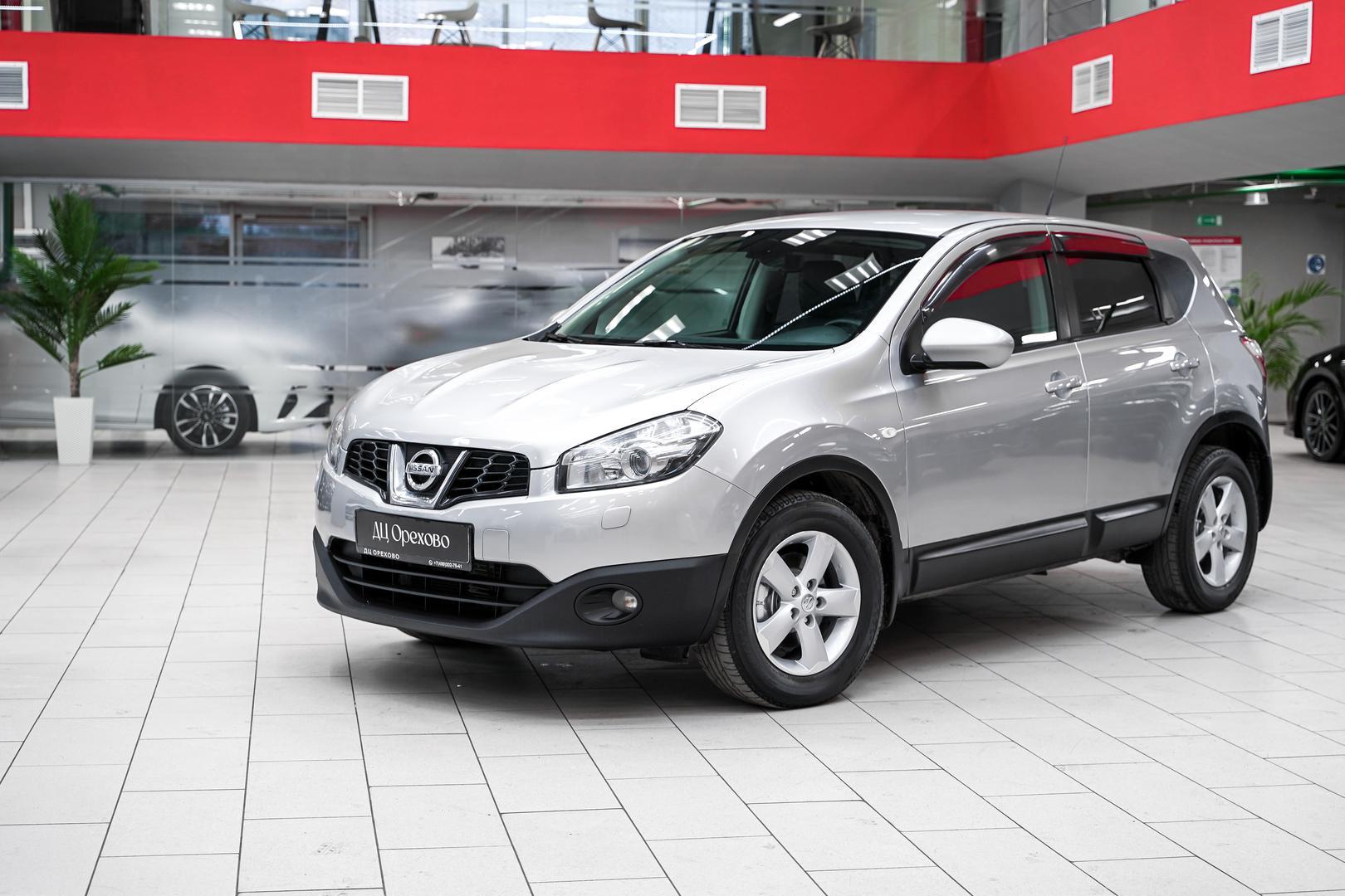 Nissan Qashqai 2010, серебряный, ДЦ Орехово