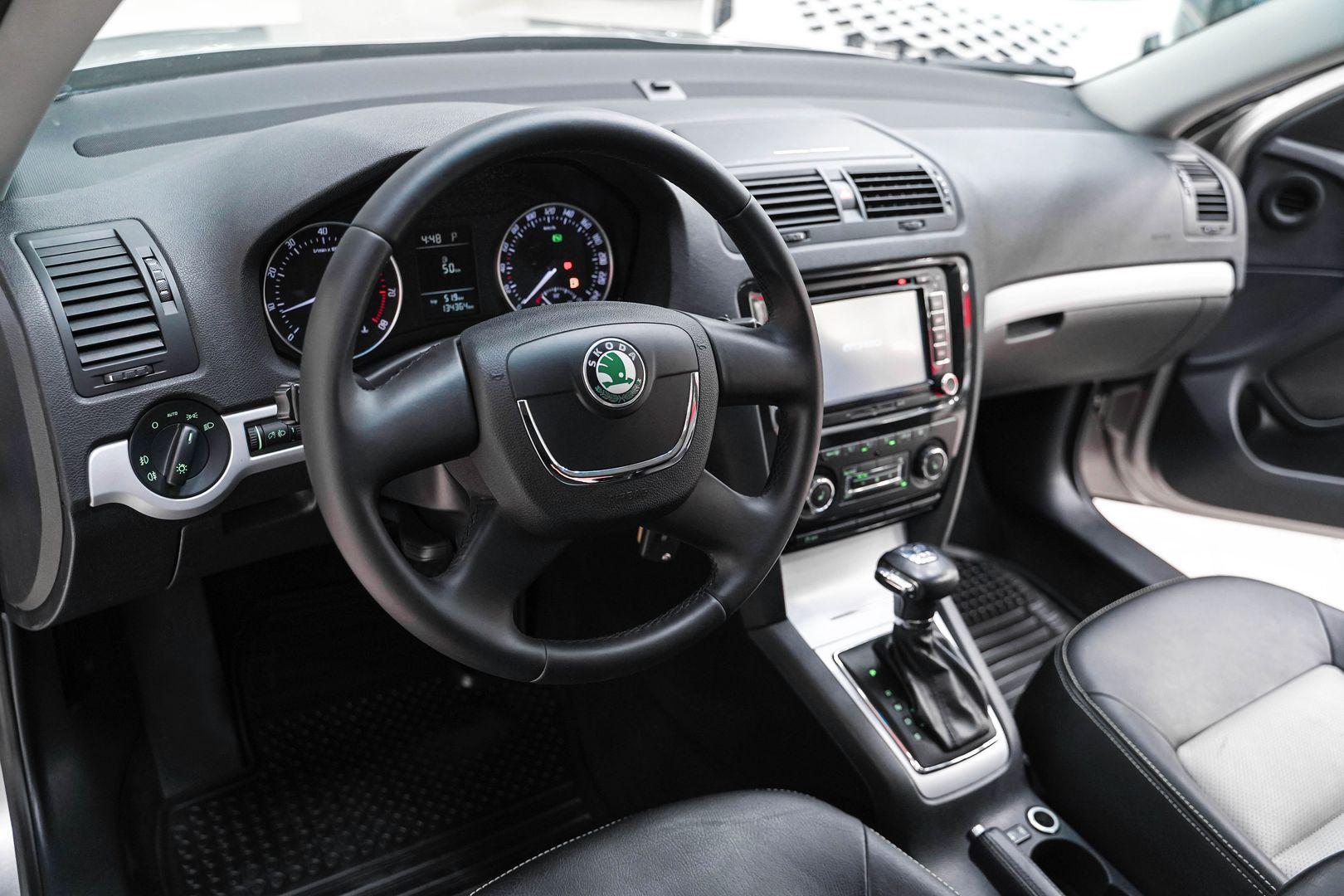 Skoda Octavia 2011, серый, ДЦ Орехово