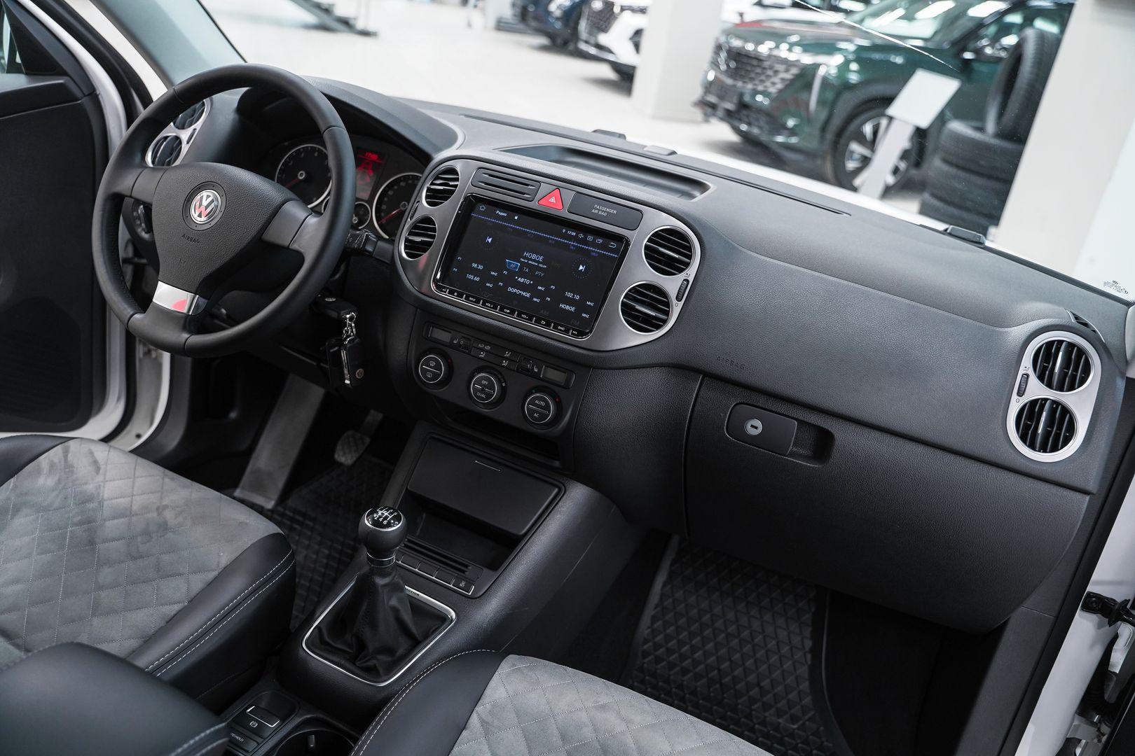Volkswagen Tiguan 2008, белый, ДЦ Орехово