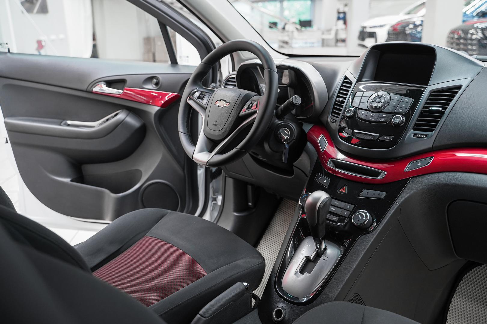 Chevrolet Orlando 2012, белый, ДЦ Орехово
