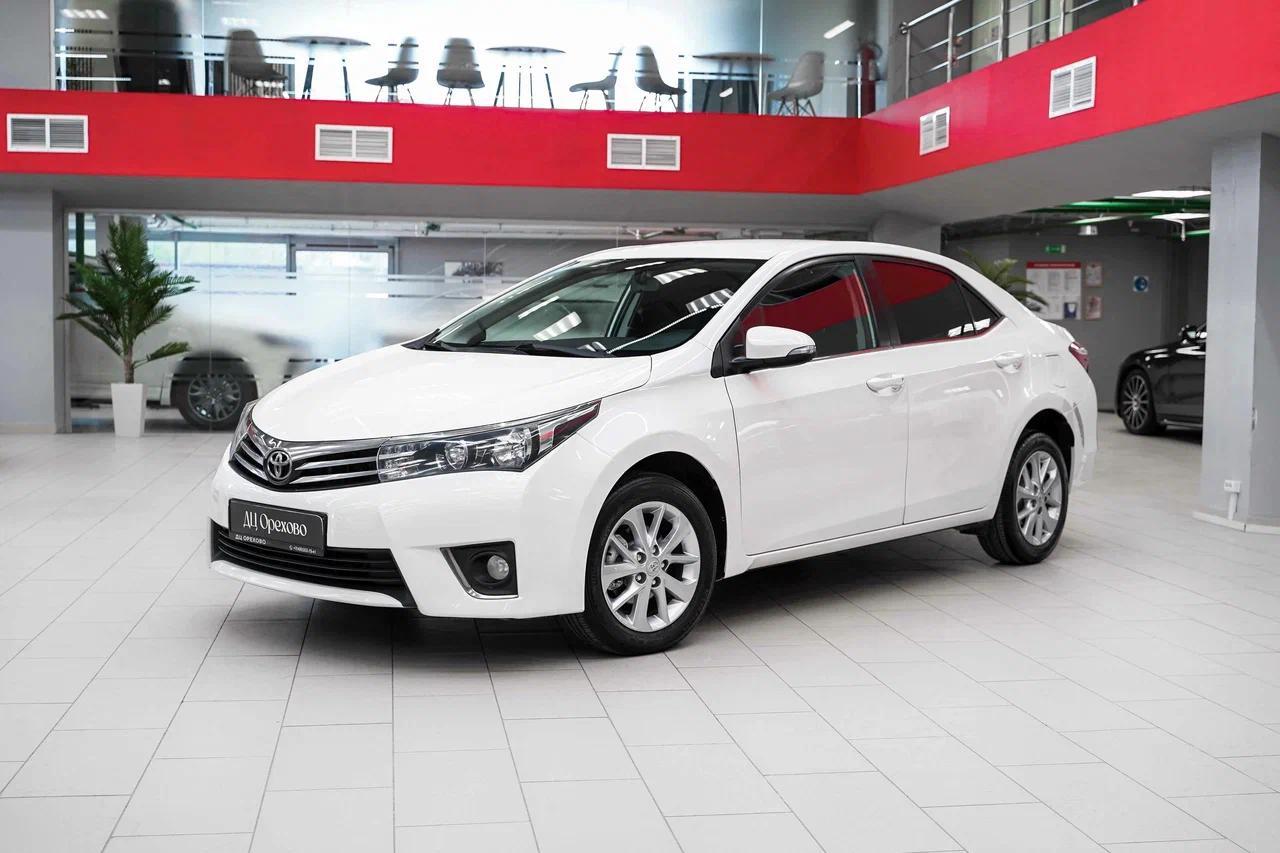 Toyota Corolla 2013, белый, ДЦ Орехово