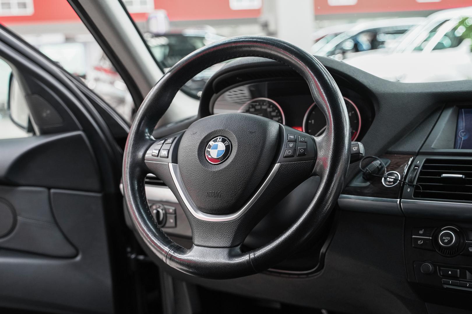 BMW X5 2013, черный, ДЦ Орехово