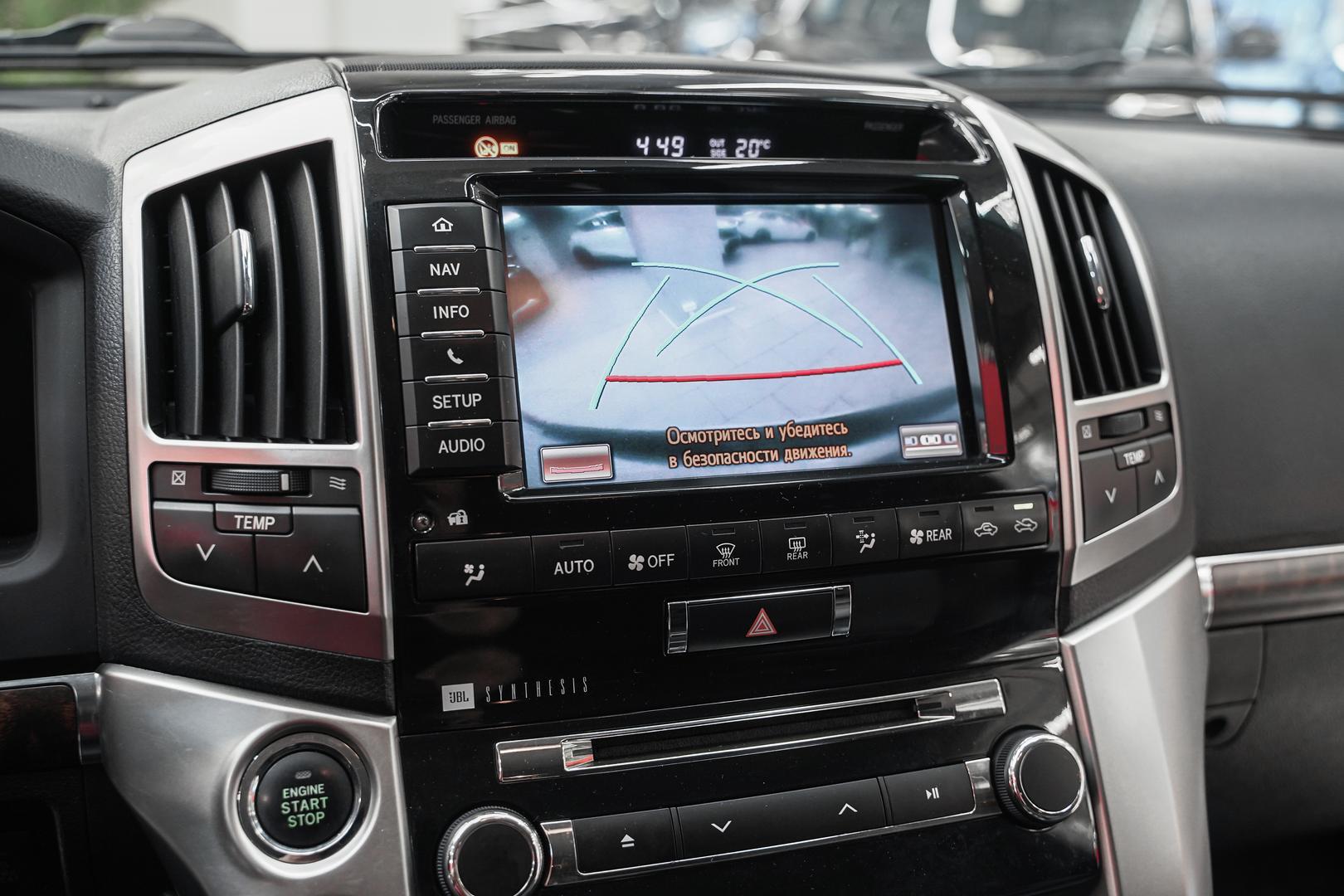 Toyota Land Cruiser 2012, белый, ДЦ Орехово