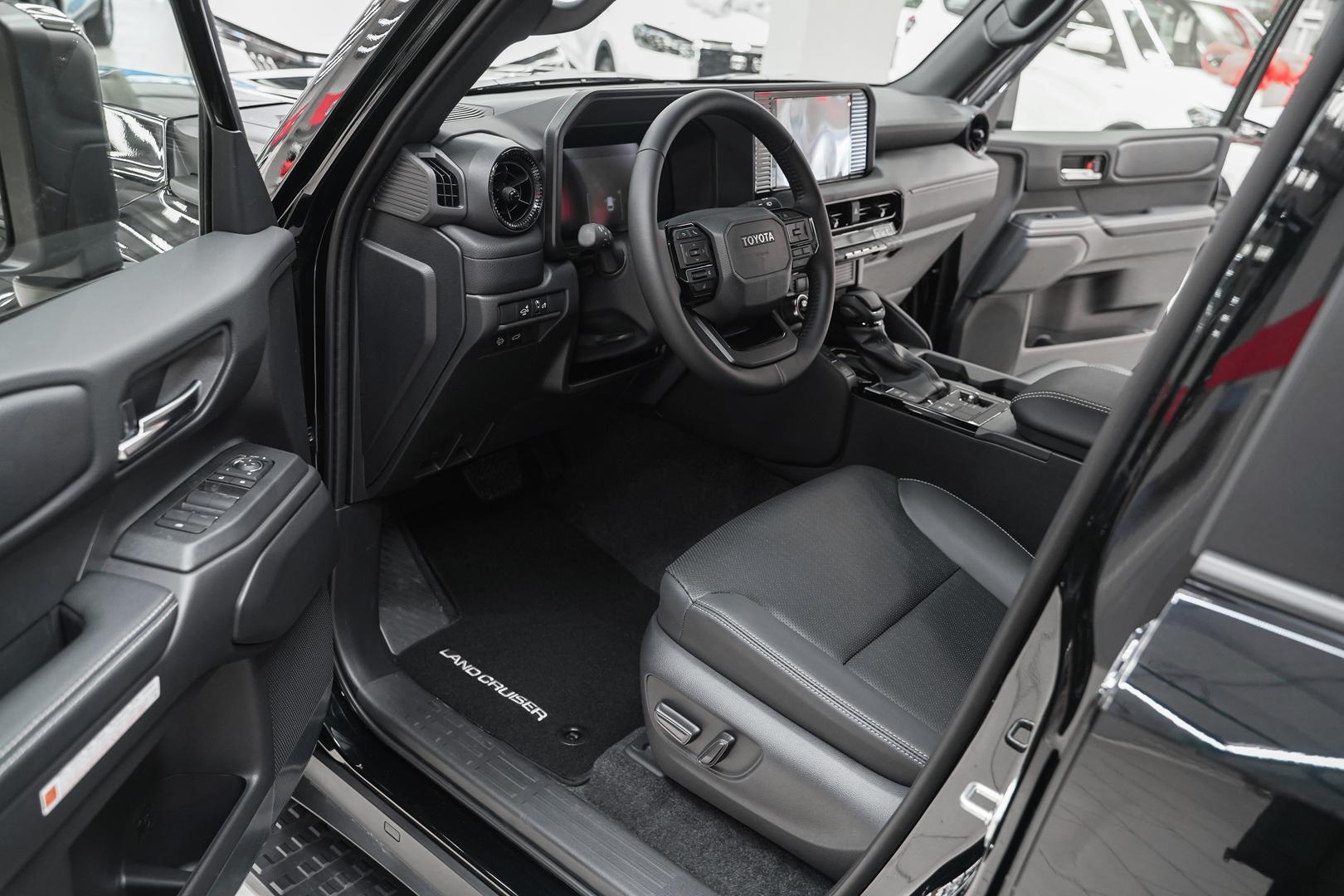 Toyota Land Cruiser Prado 2025, черный, ДЦ Орехово