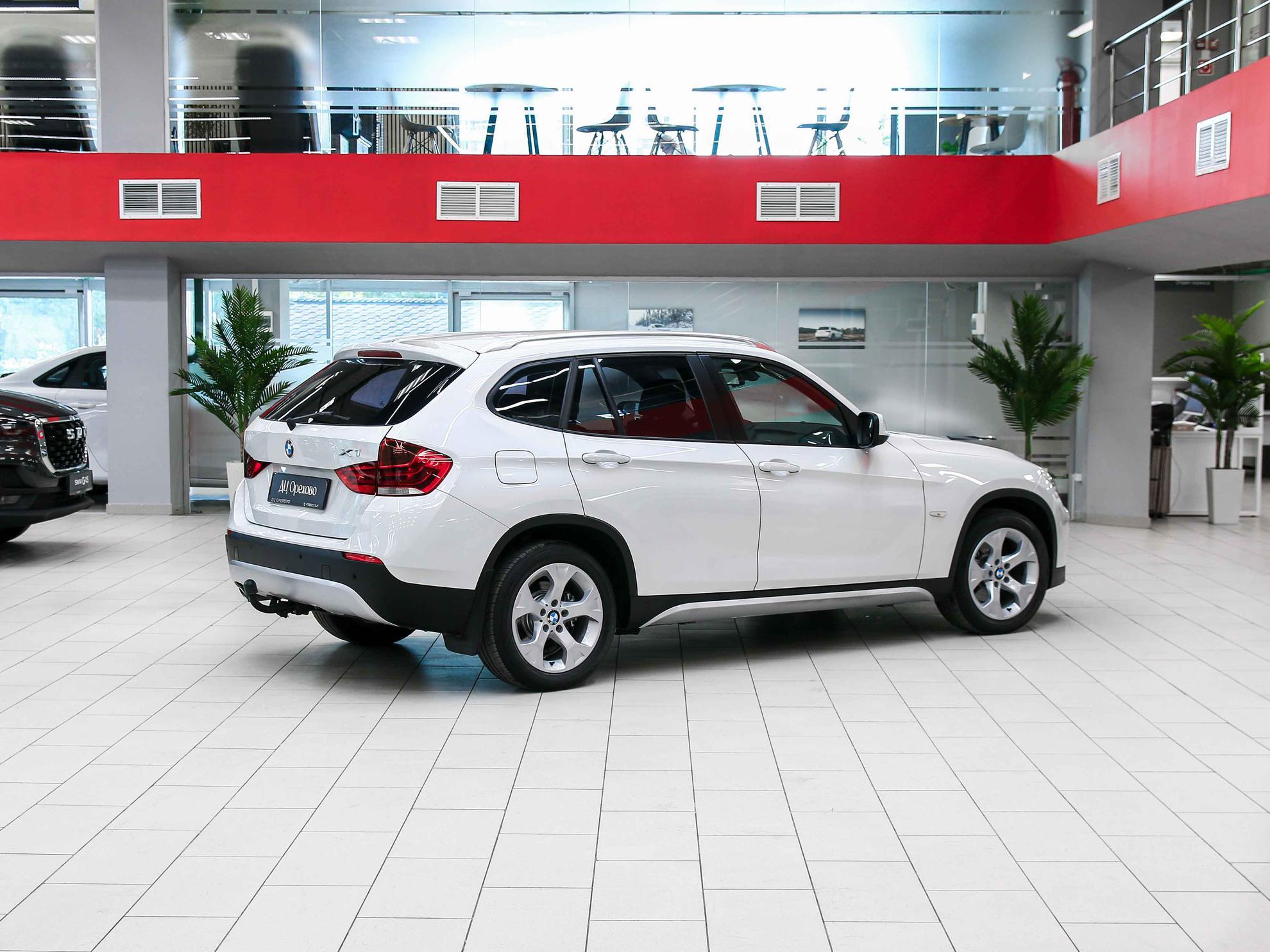BMW X1 2012, белый, ДЦ Орехово