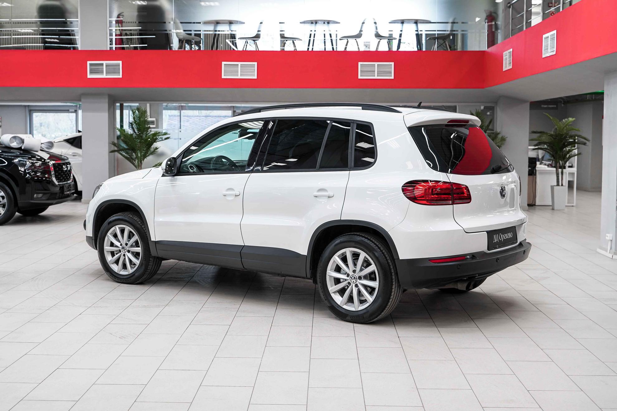 Volkswagen Tiguan 2016, белый, ДЦ Орехово