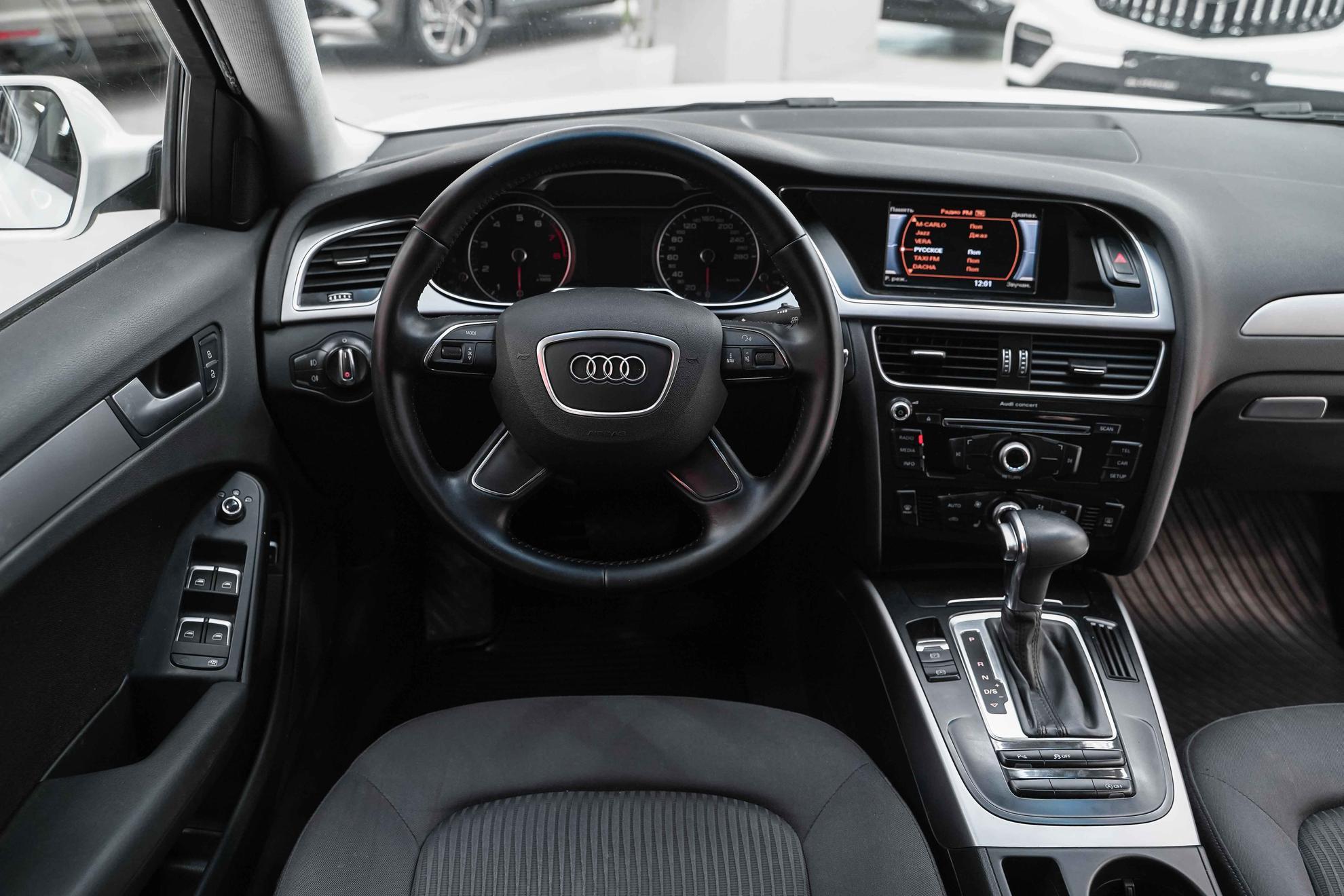 Audi A4 2013, белый, ДЦ Орехово