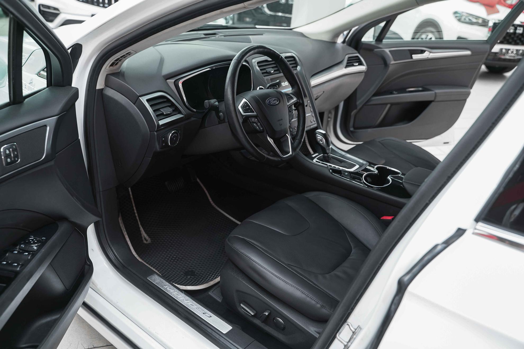 Ford Mondeo 2014, белый, ДЦ Орехово